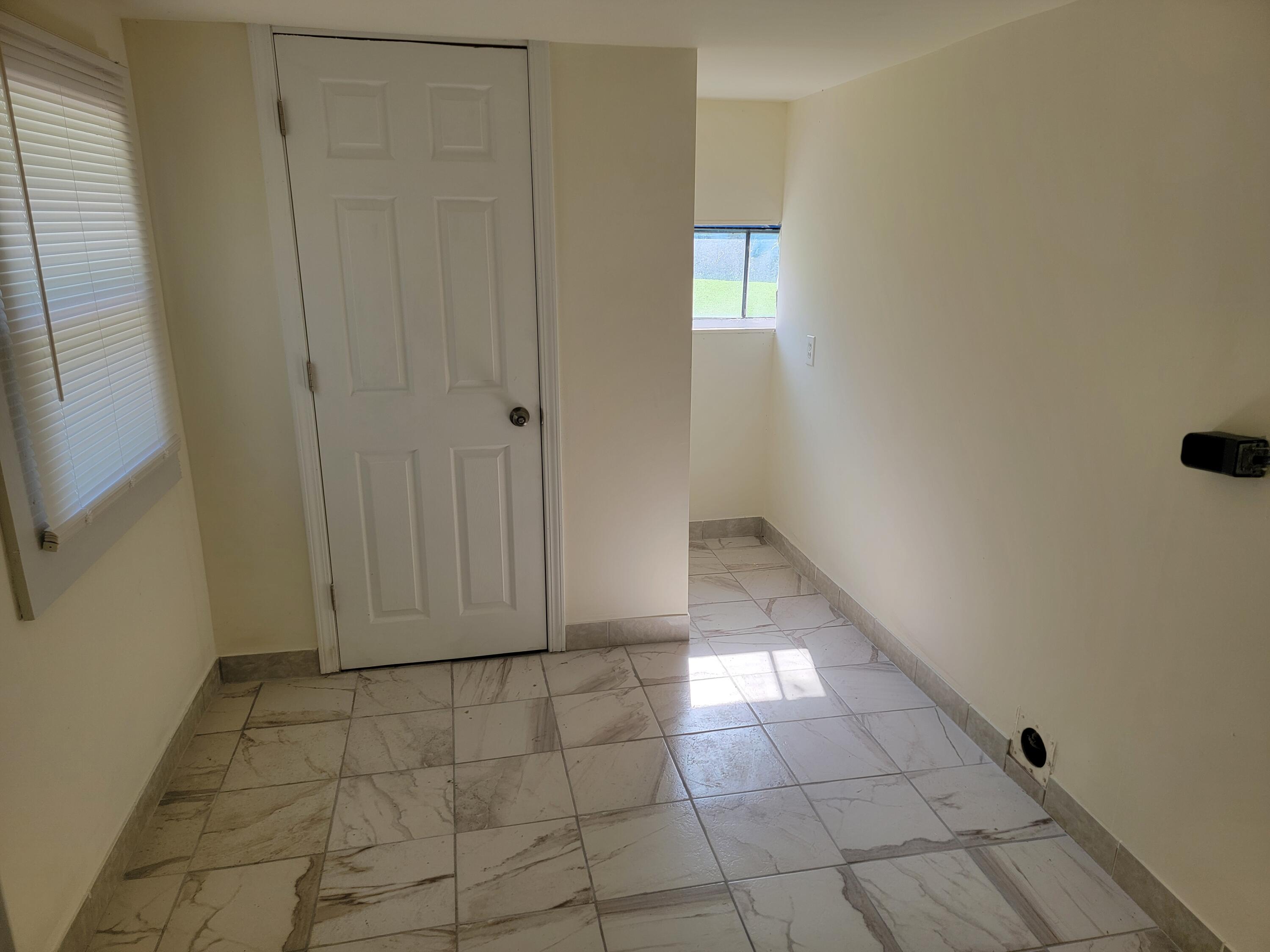 316 Summit St Property Photo 14