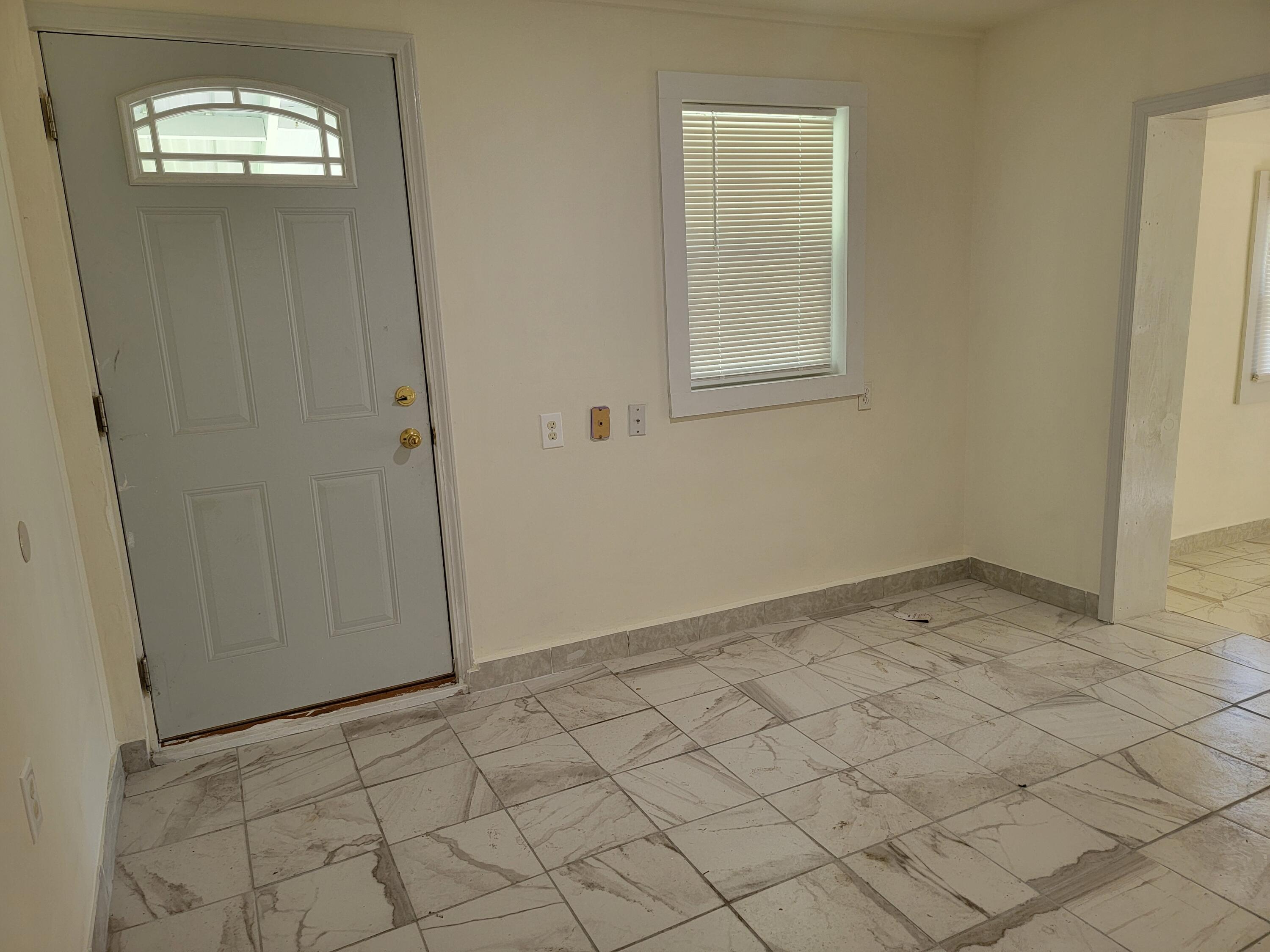 316 Summit St Property Photo 15