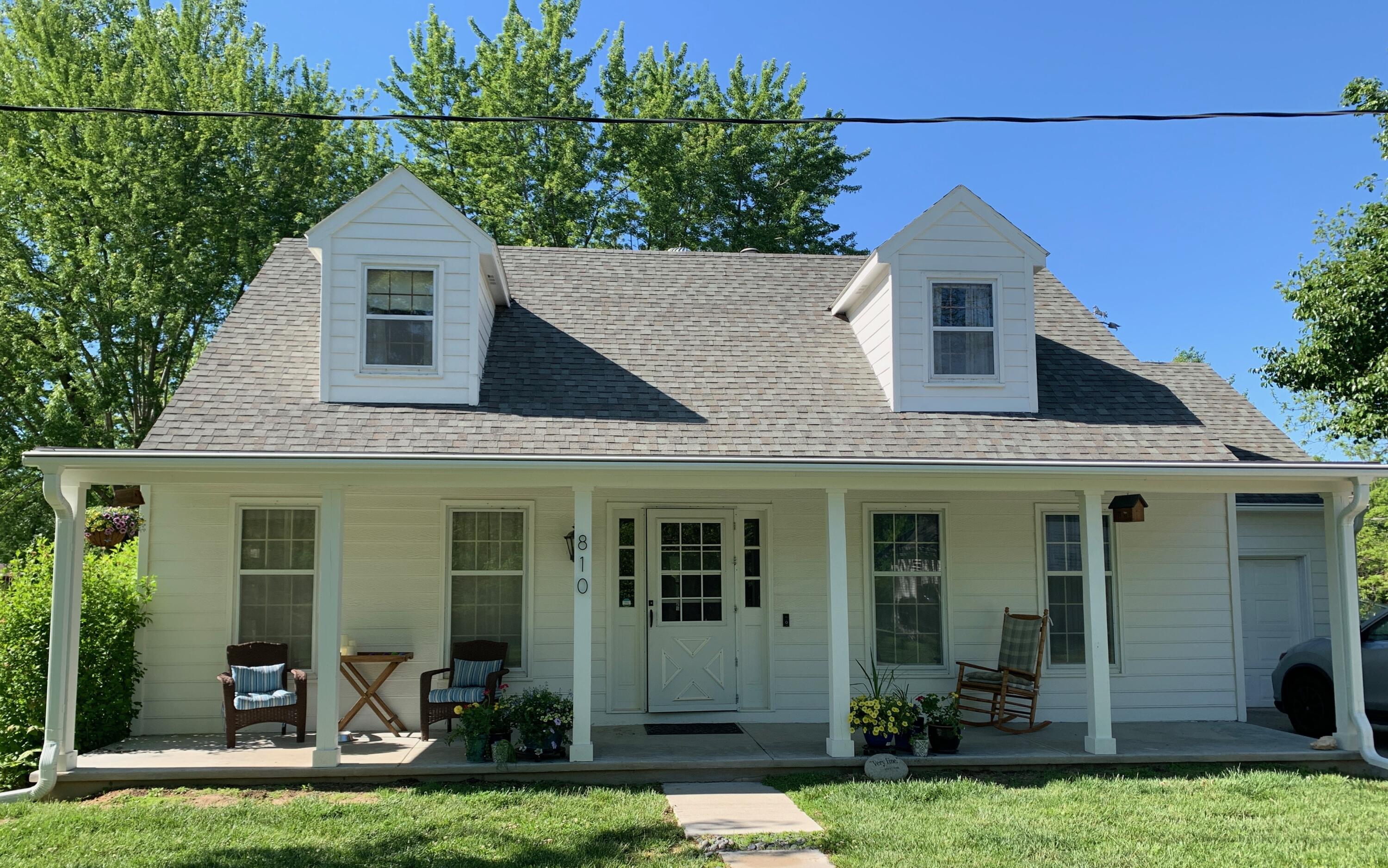 810 Van Buren St Property Photo