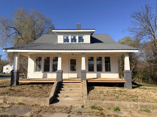 122 Main ST
