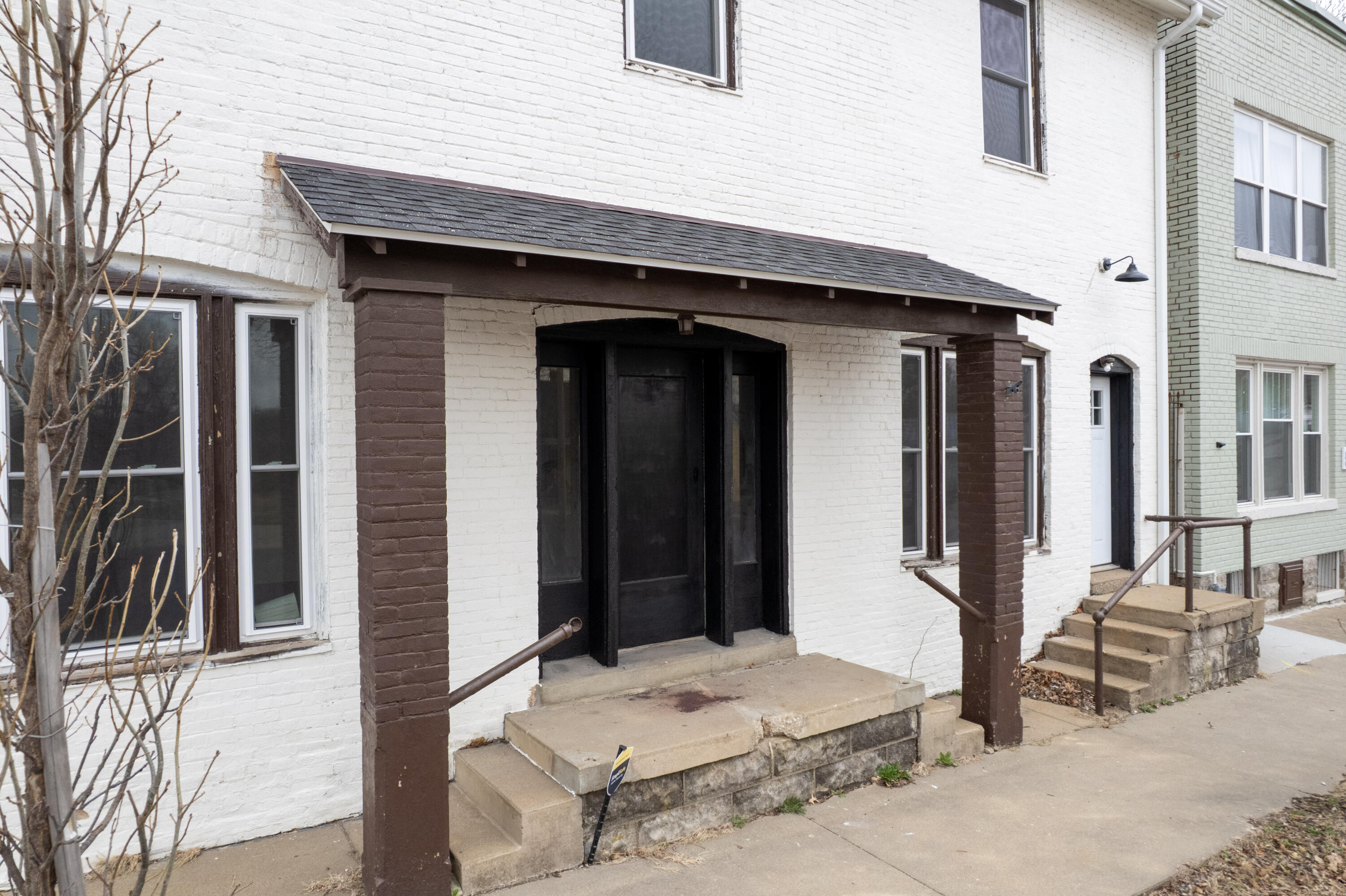 525-527 6th St Property Photo