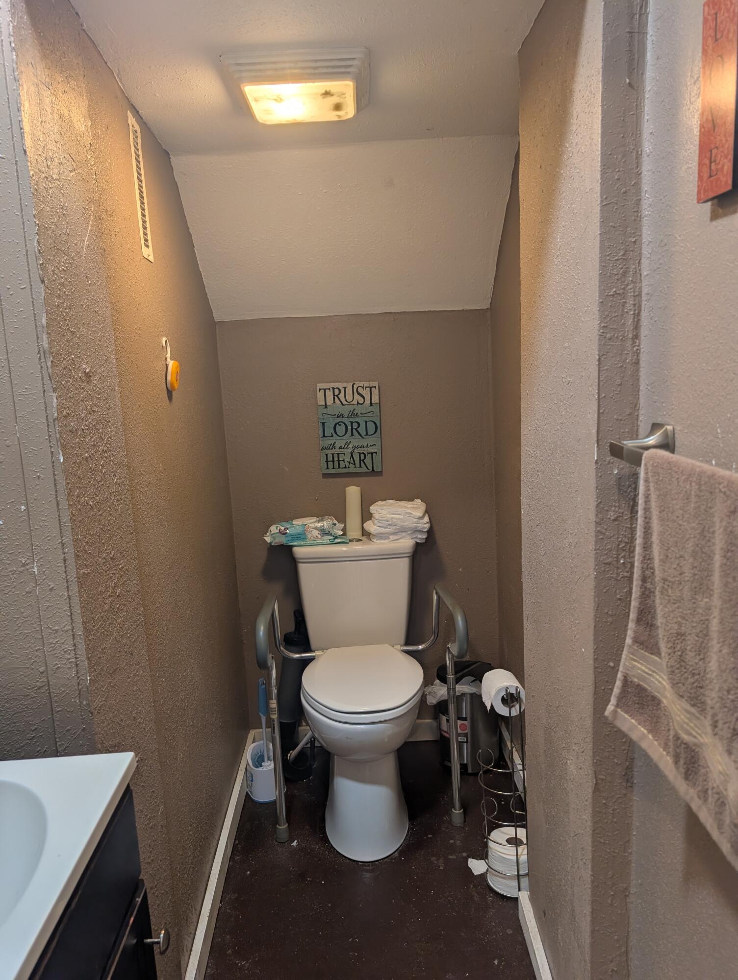 229 Main St Property Photo 10