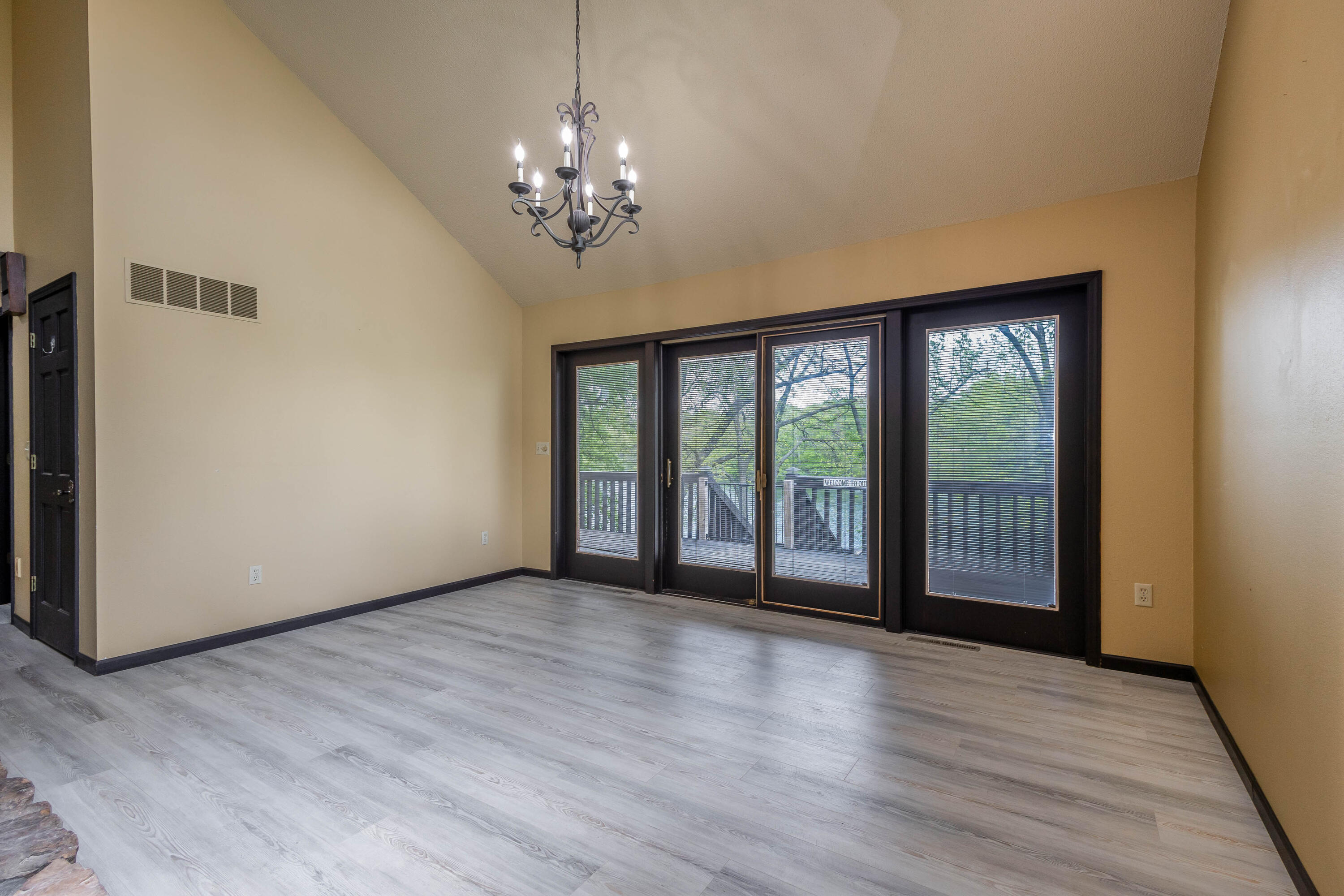 17759 Woods Drive Property Photo 12