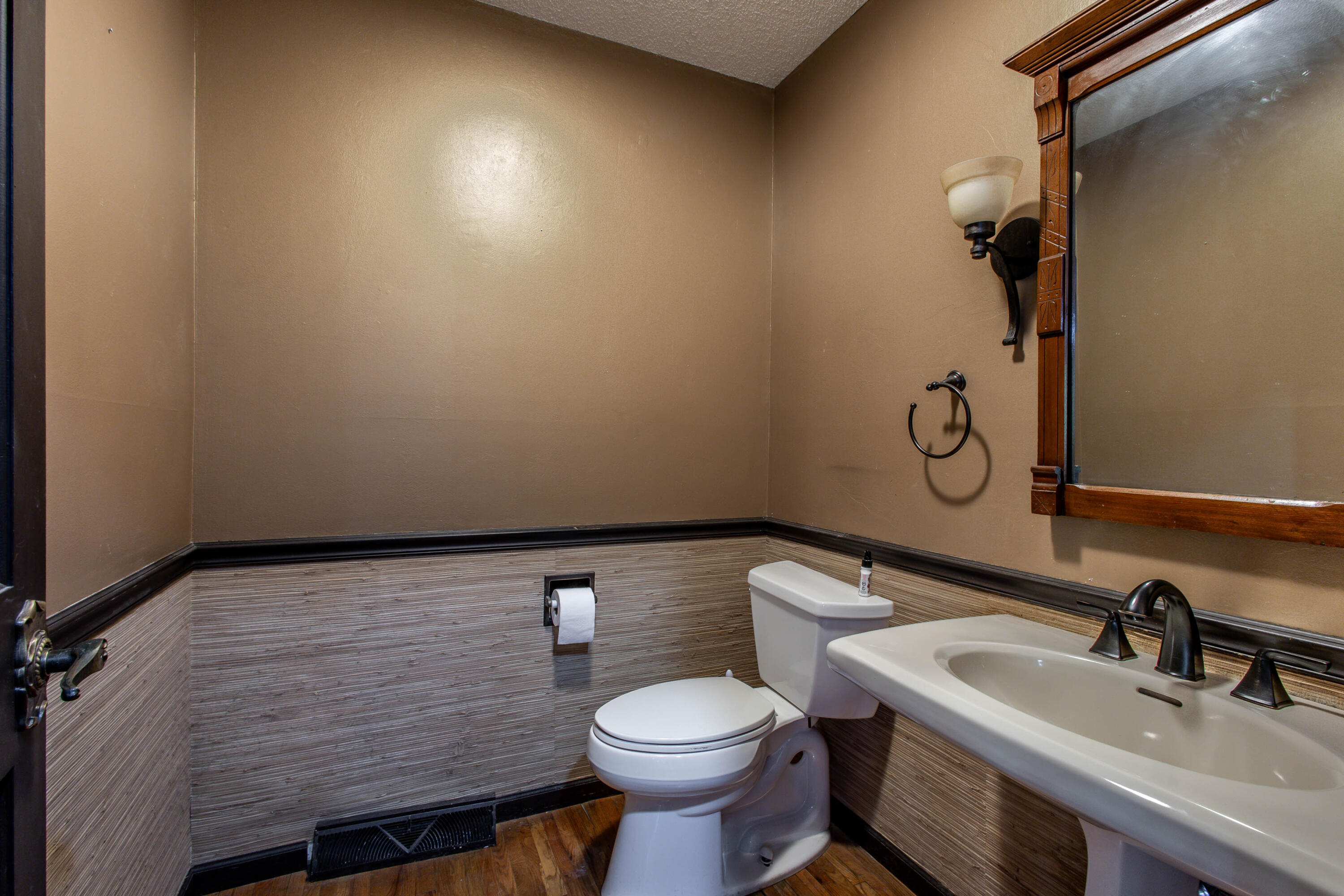 17759 Woods Drive Property Photo 23