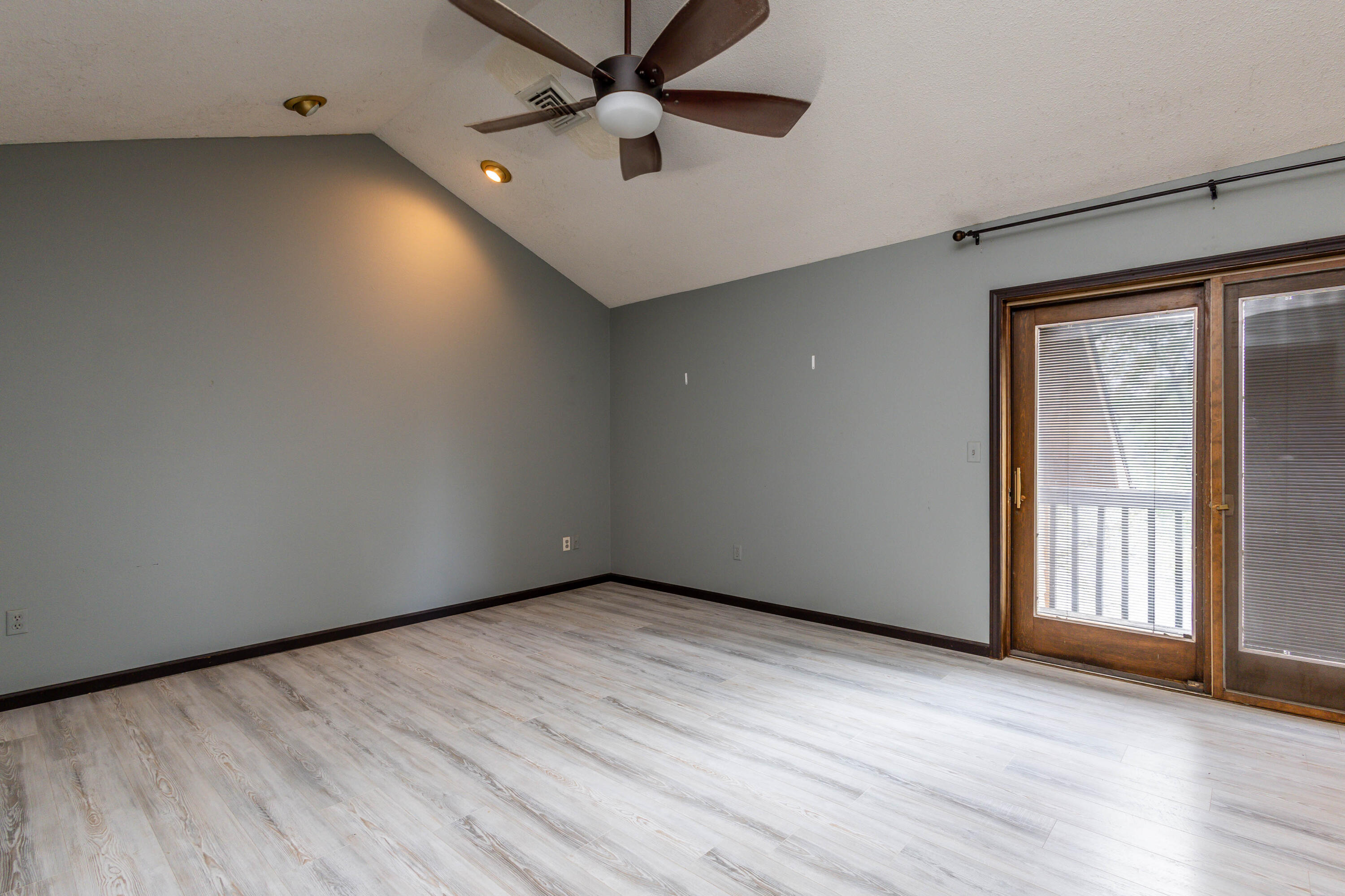 17759 Woods Drive Property Photo 35