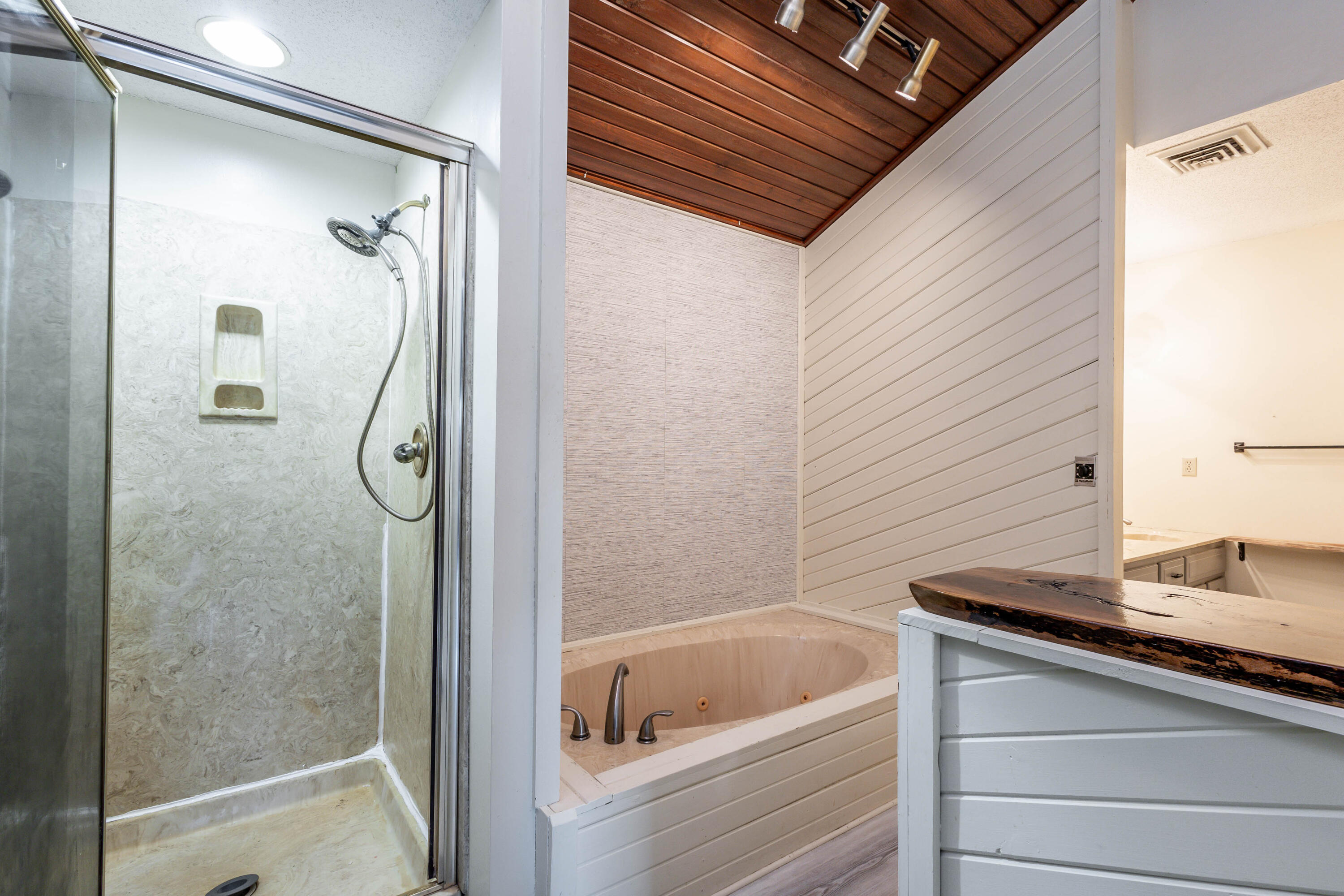 17759 Woods Drive Property Photo 41
