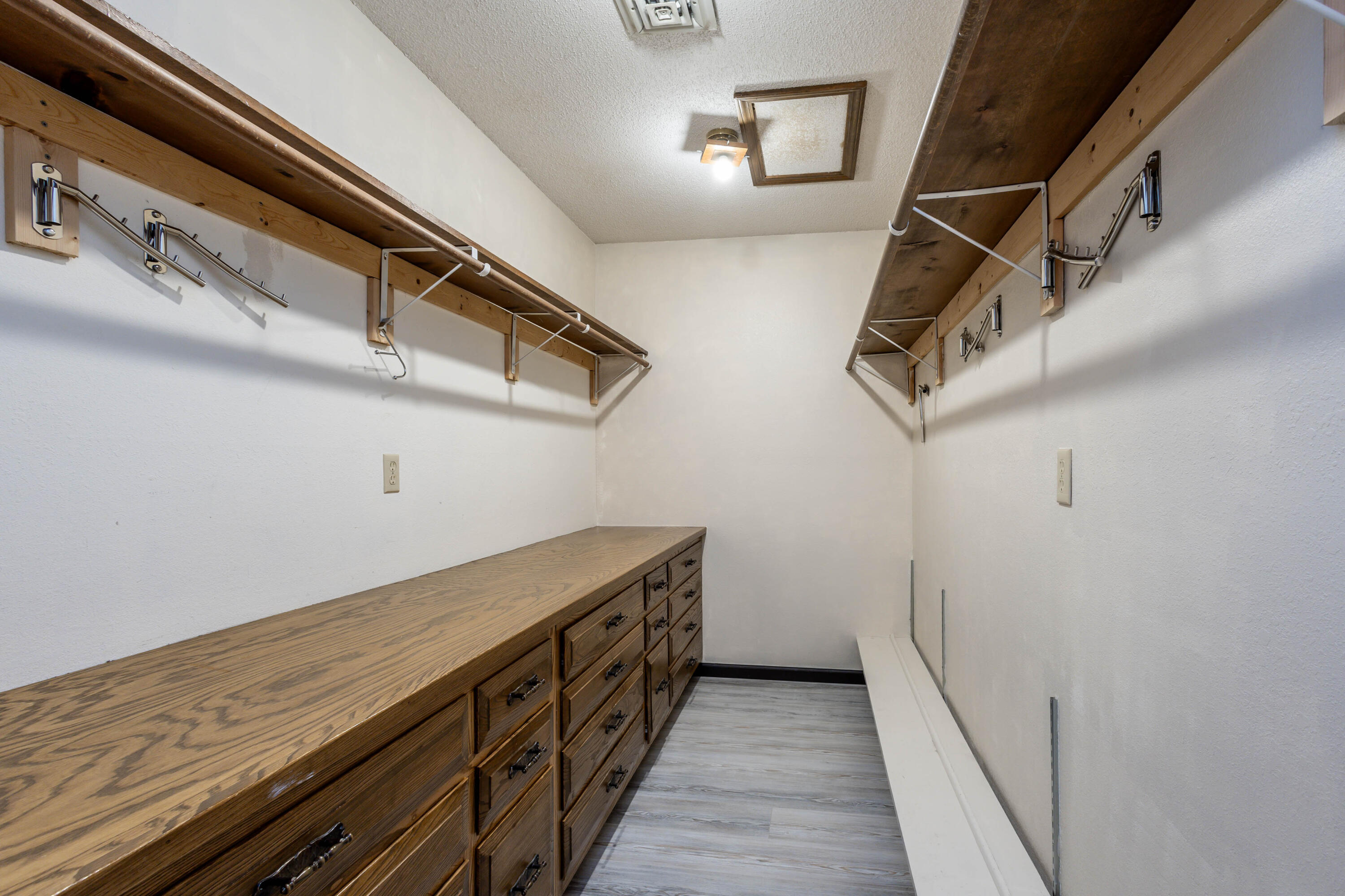17759 Woods Drive Property Photo 45