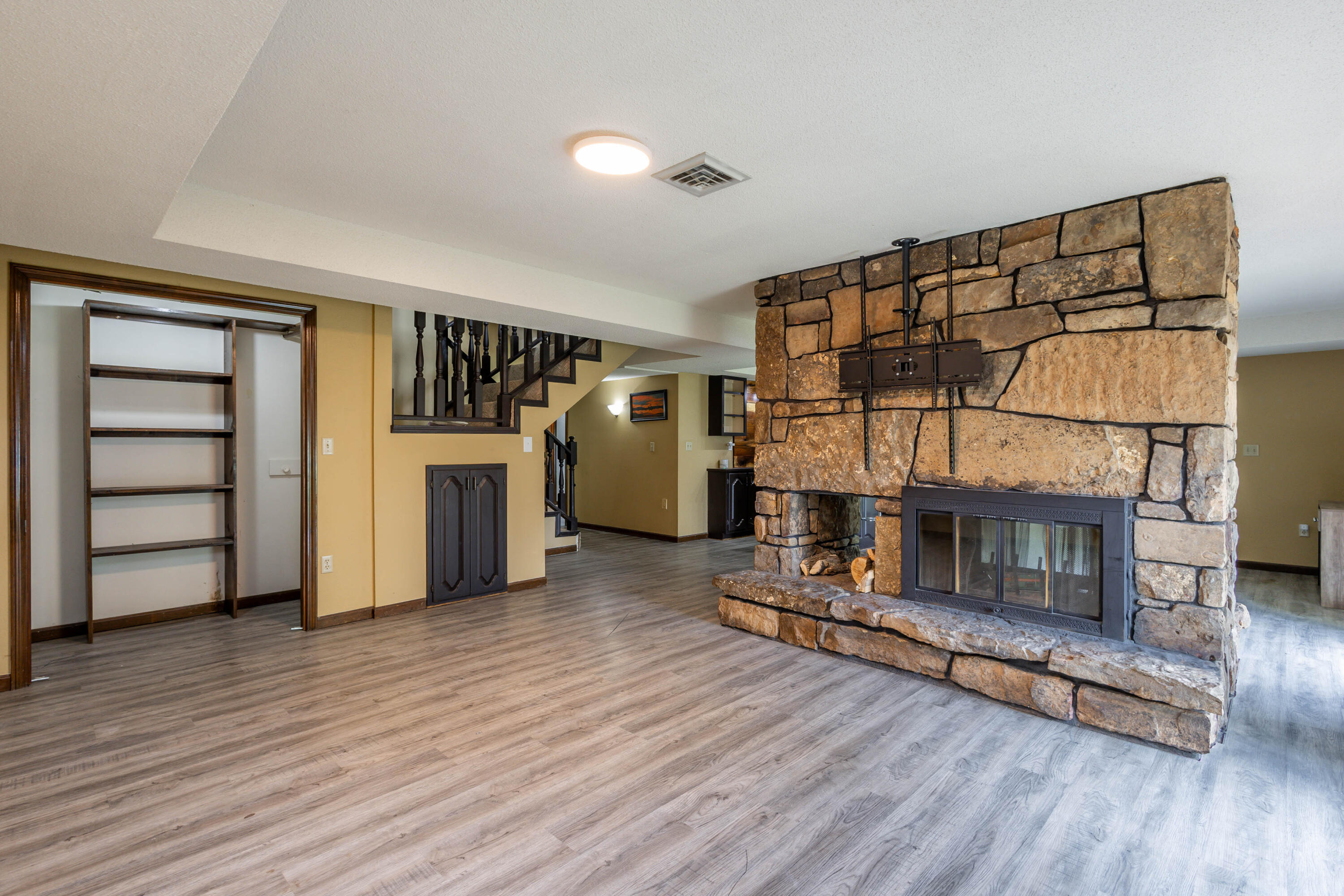 17759 Woods Drive Property Photo 52