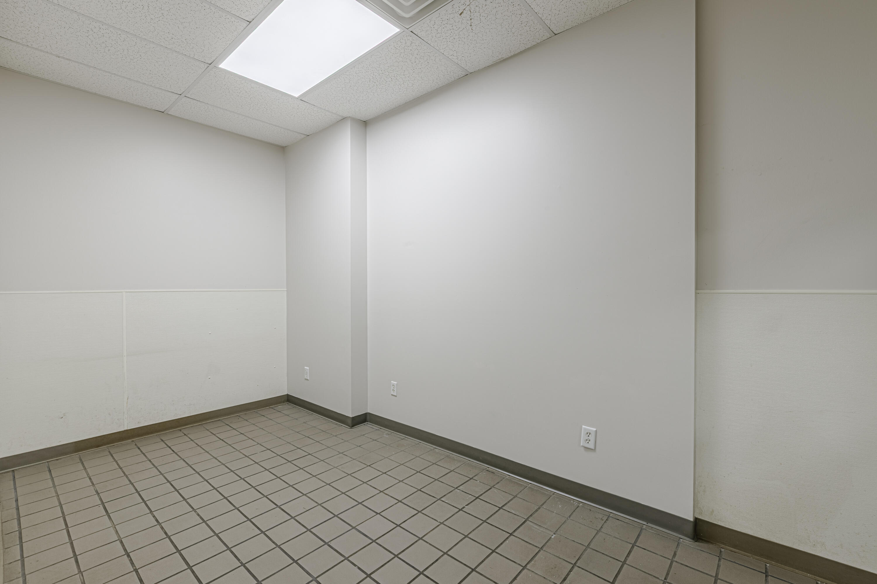 1815 Commerce Dr Property Photo 6