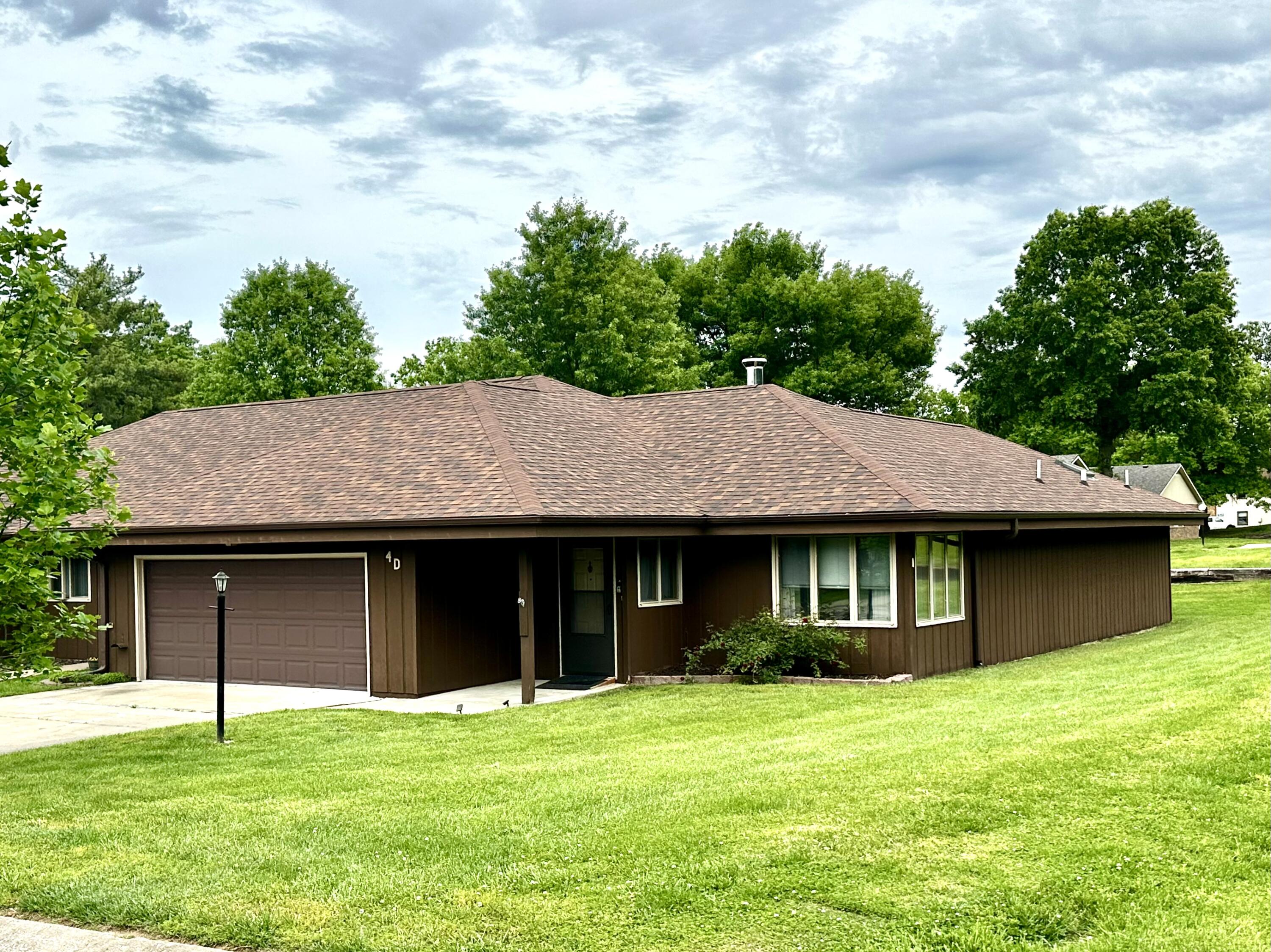 4 D Pinecrest Rd Property Photo 1
