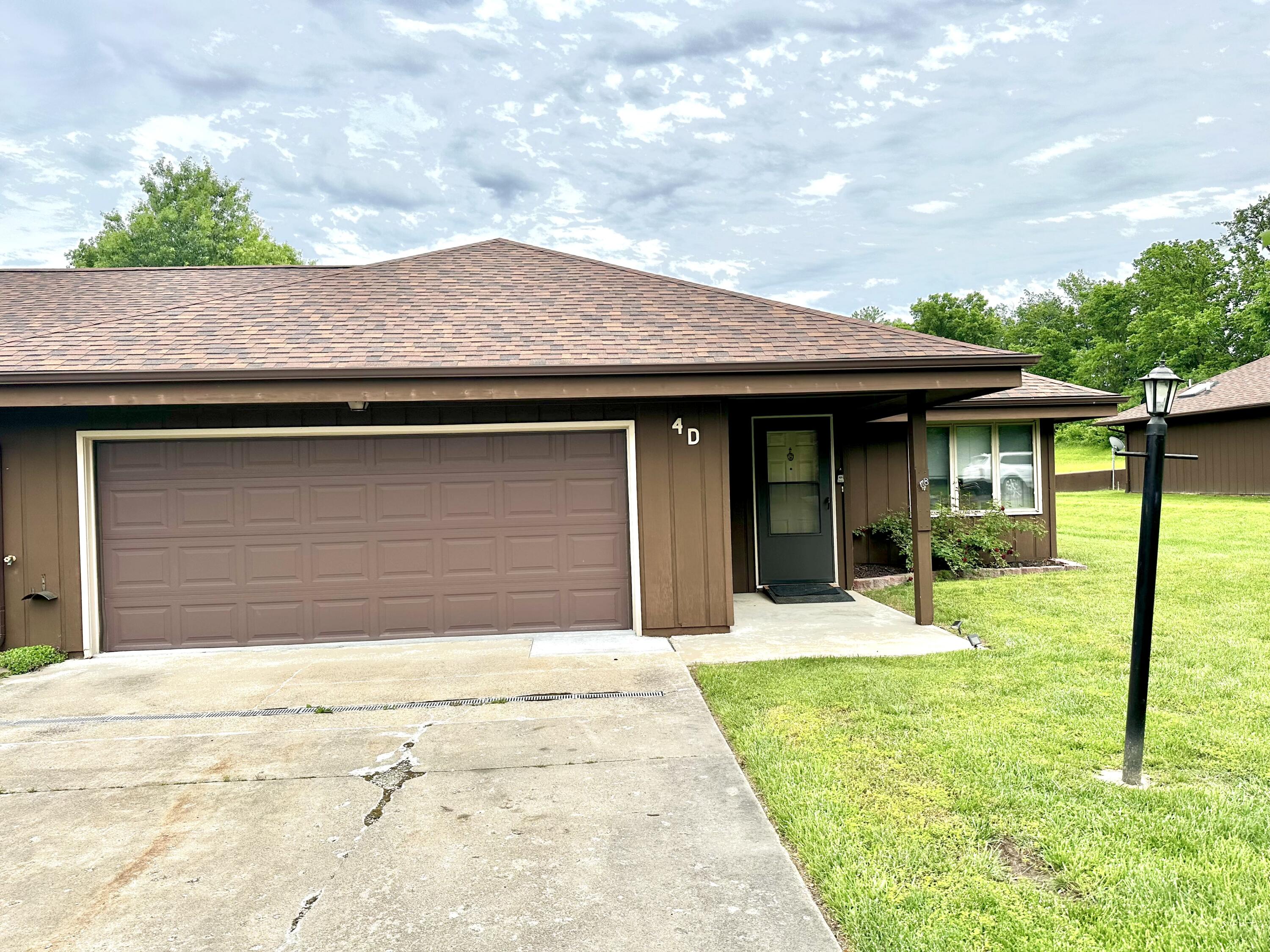 4 D Pinecrest Rd Property Photo 3