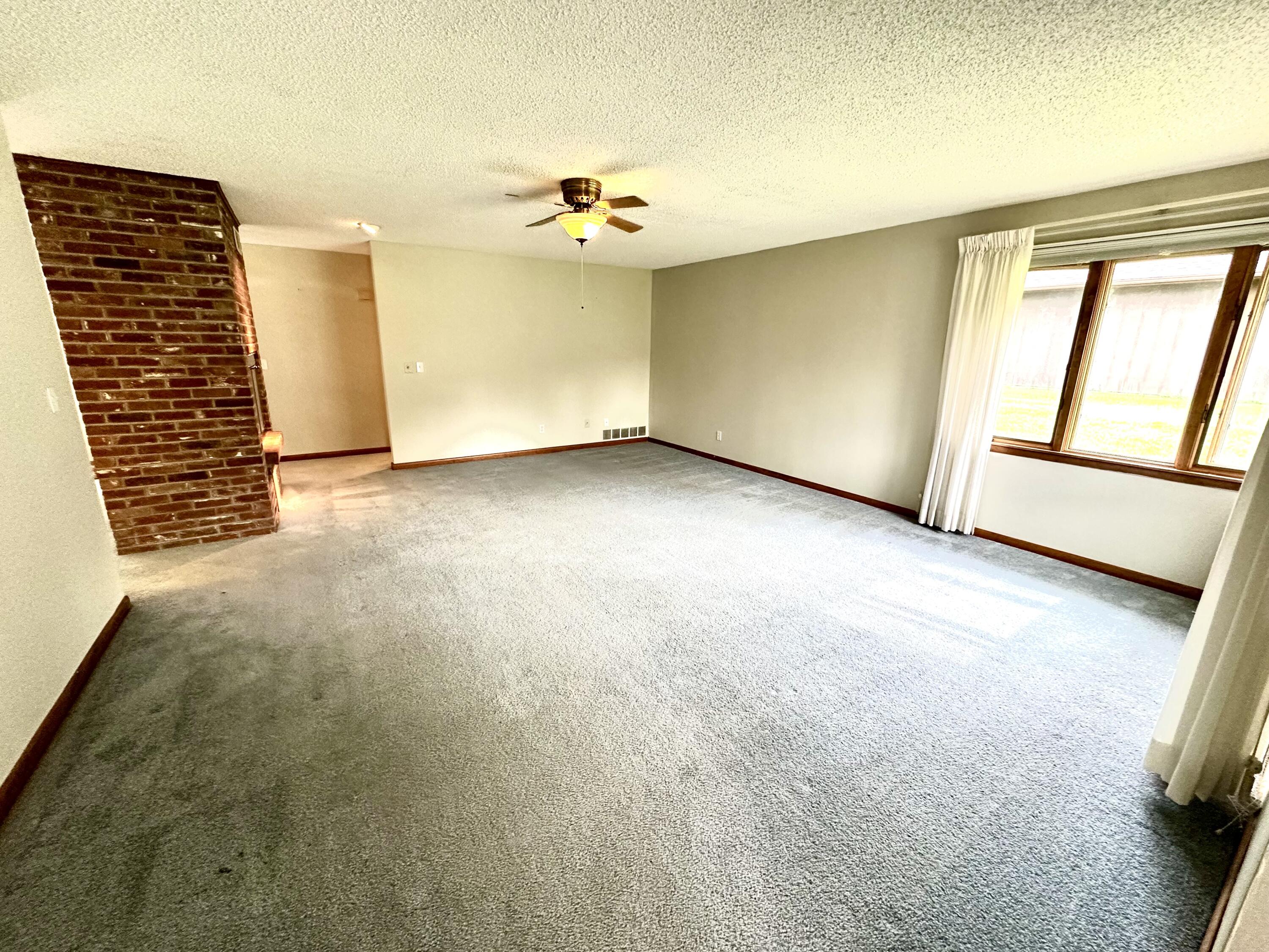 4 D Pinecrest Rd Property Photo 5