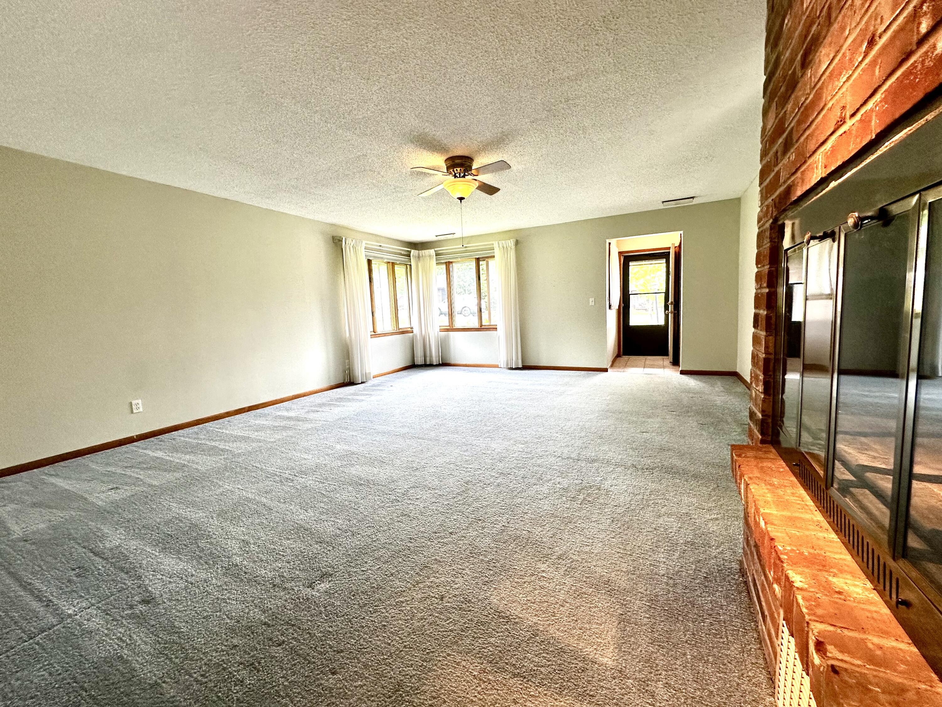 4 D Pinecrest Rd Property Photo 6