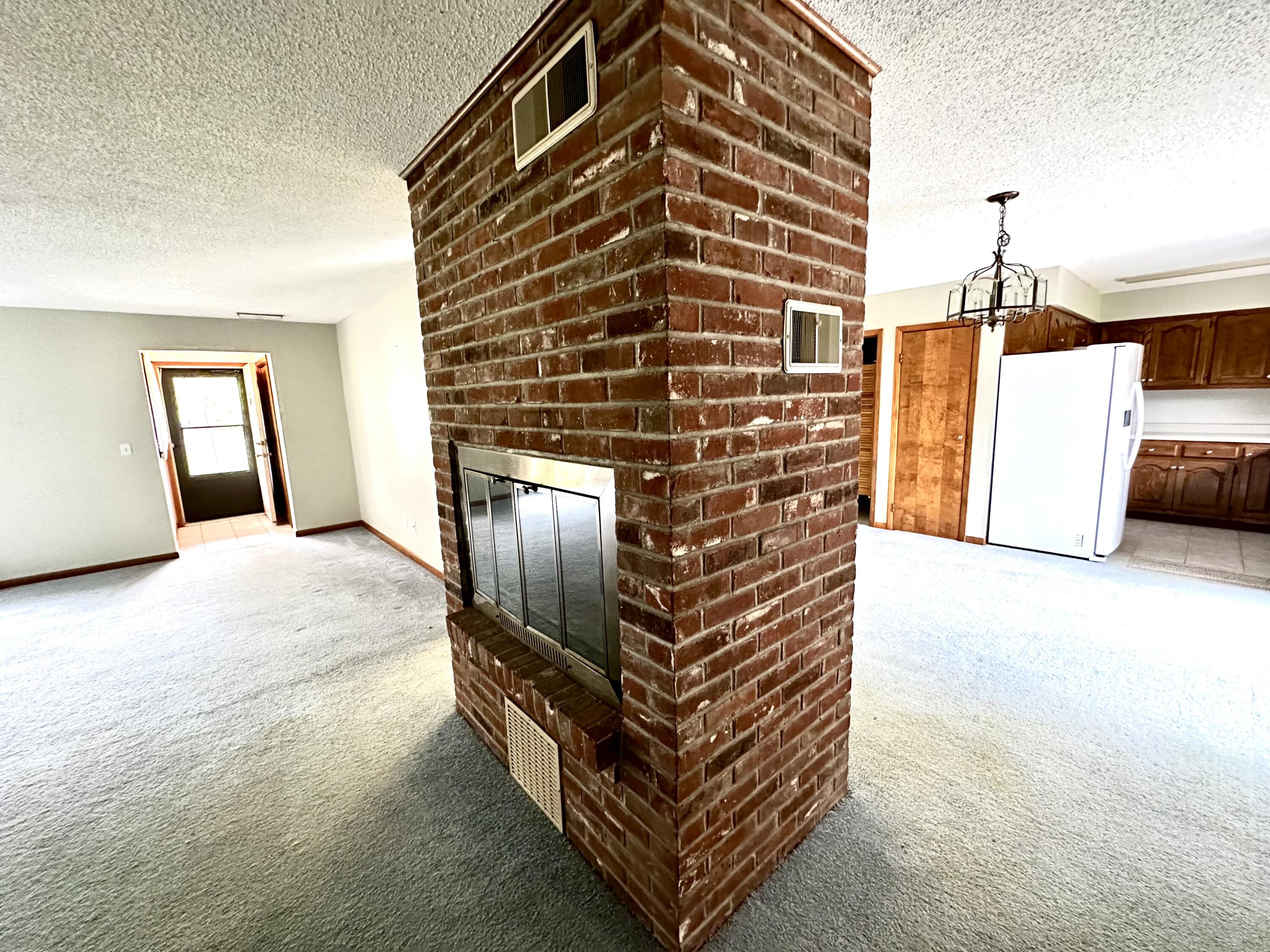 4 D Pinecrest Rd Property Photo 7
