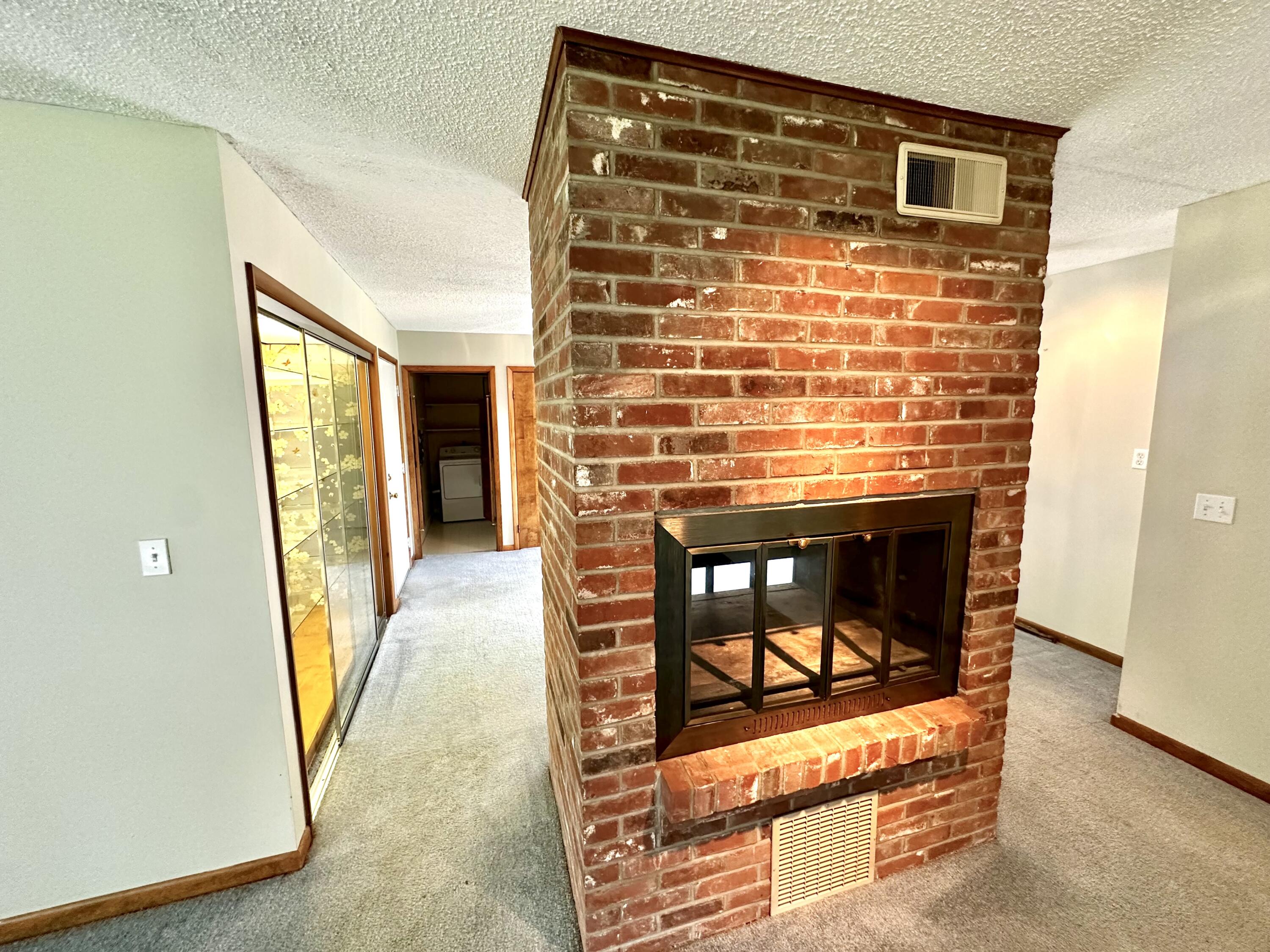 4 D Pinecrest Rd Property Photo 8