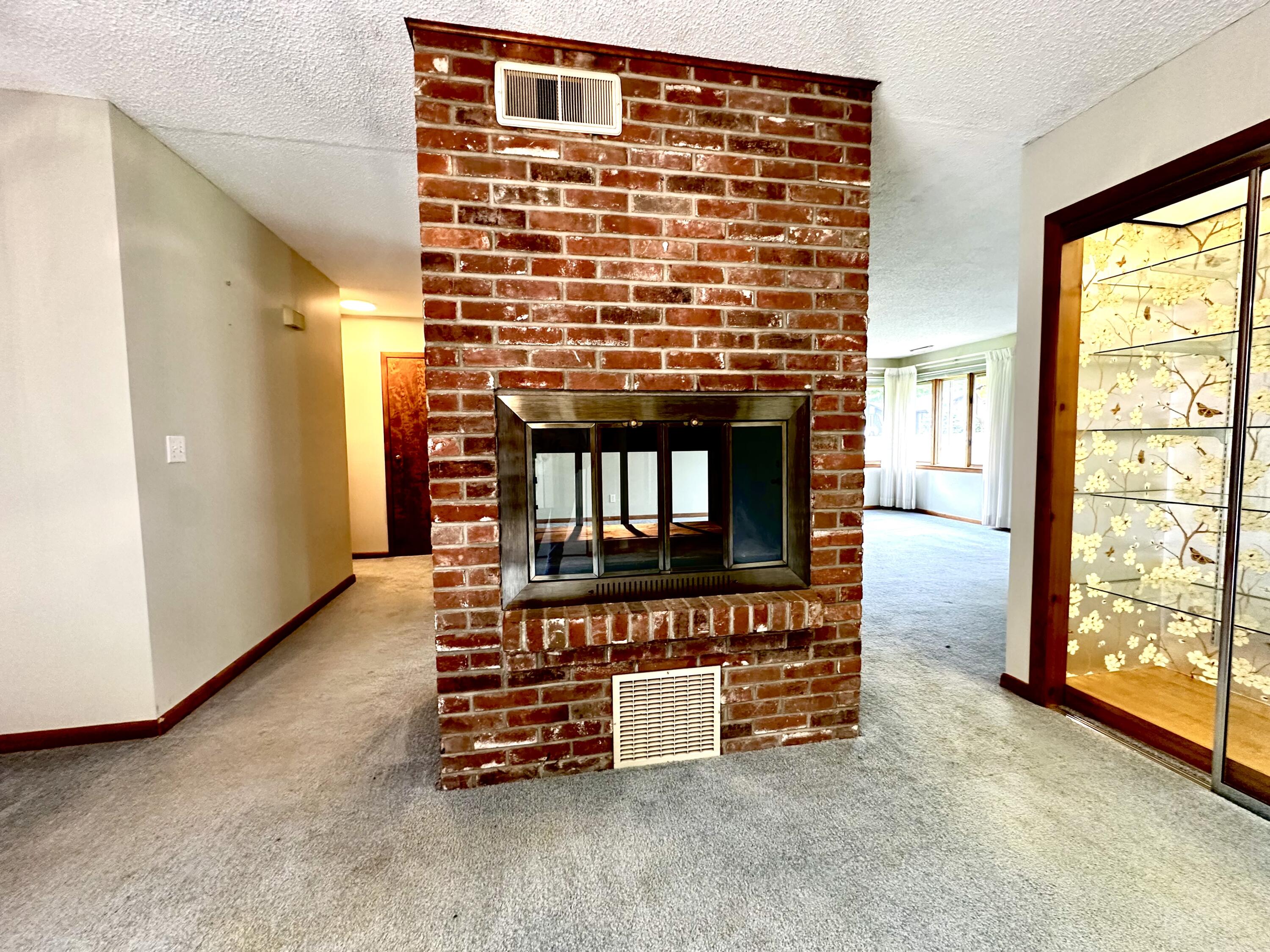 4 D Pinecrest Rd Property Photo 9