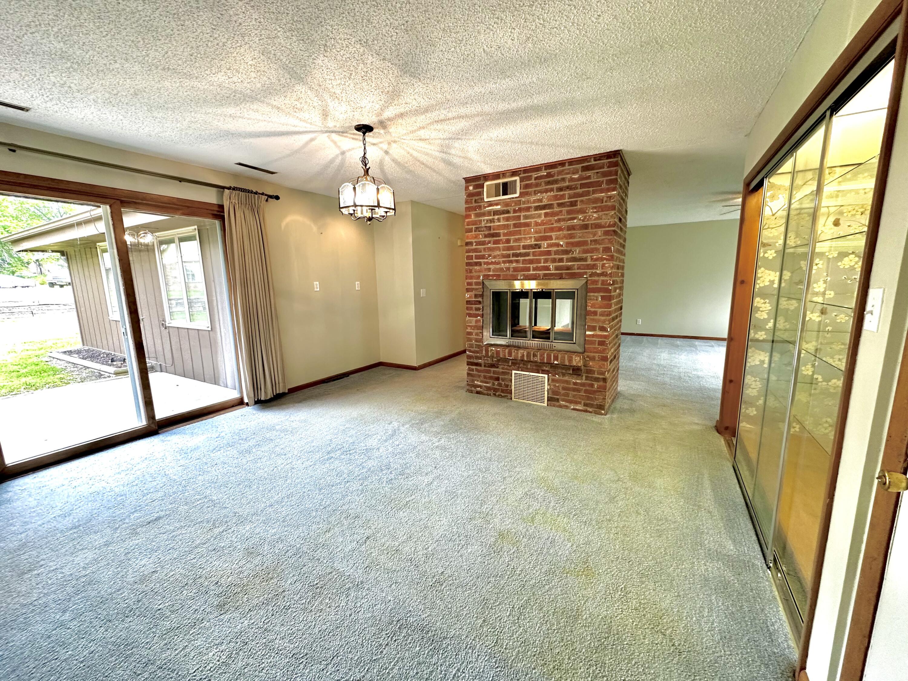 4 D Pinecrest Rd Property Photo 10