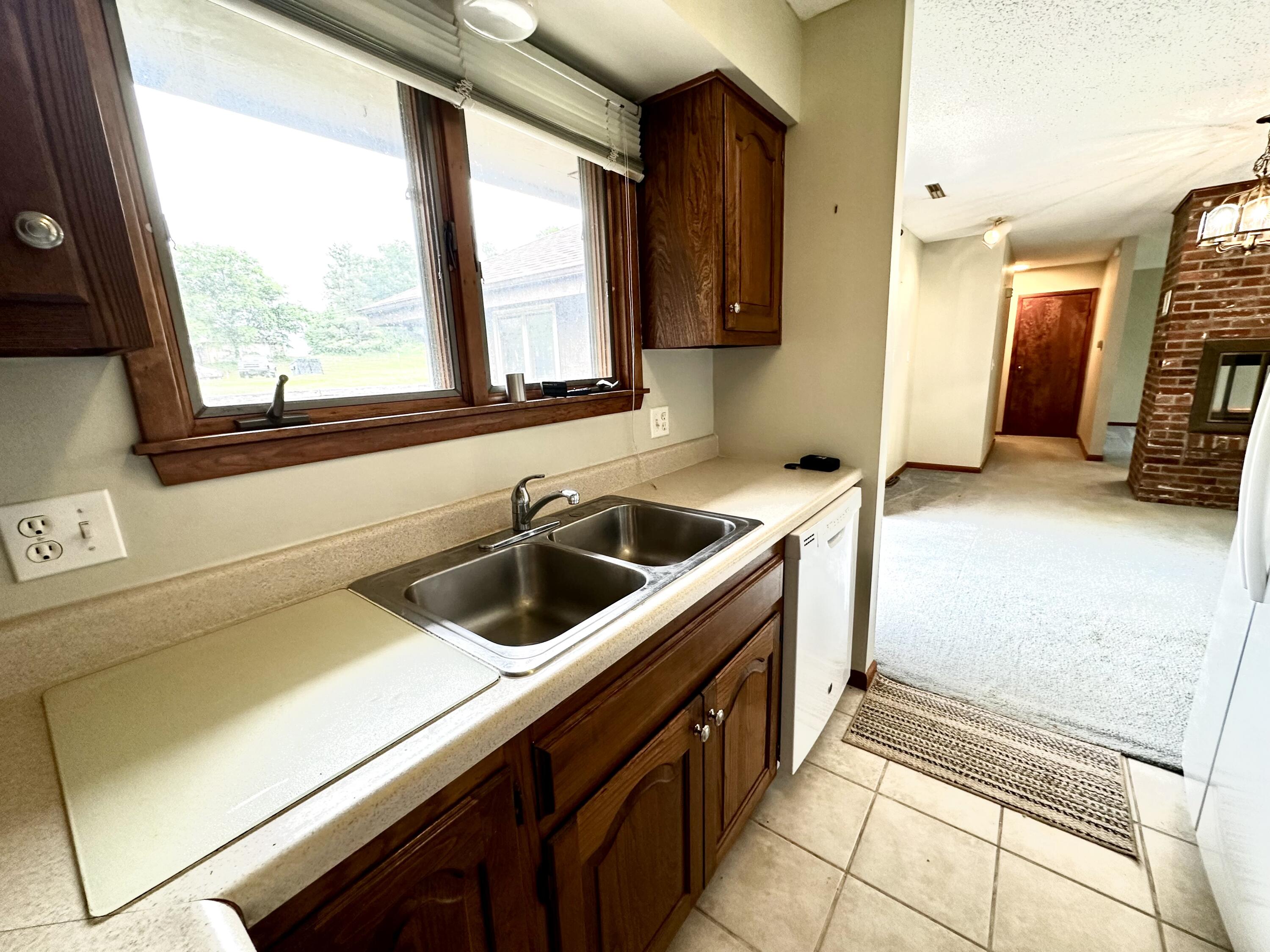 4 D Pinecrest Rd Property Photo 13