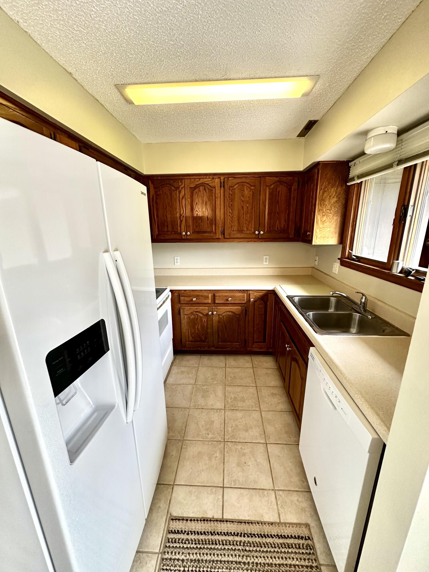 4 D Pinecrest Rd Property Photo 14