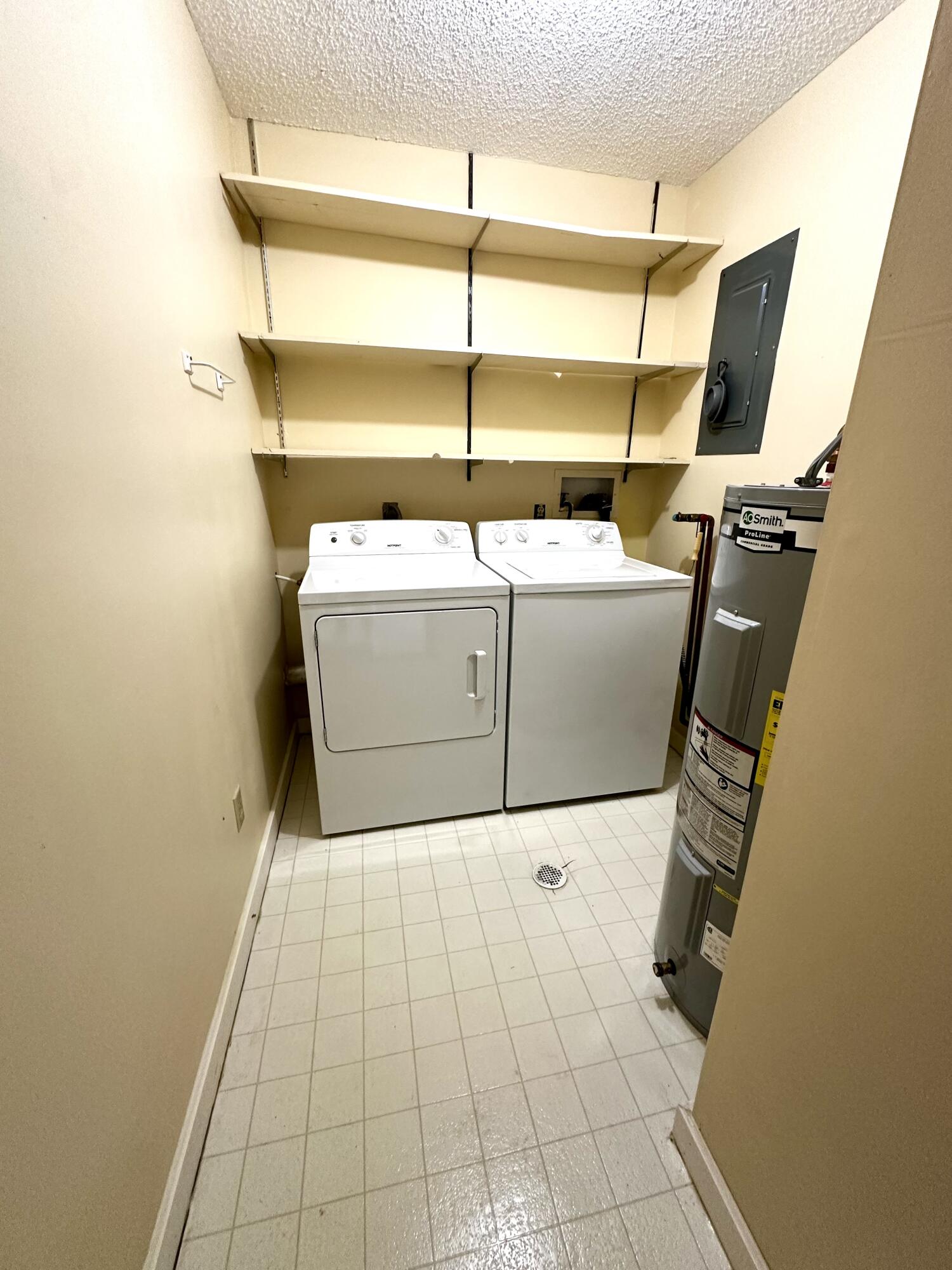 4 D Pinecrest Rd Property Photo 15