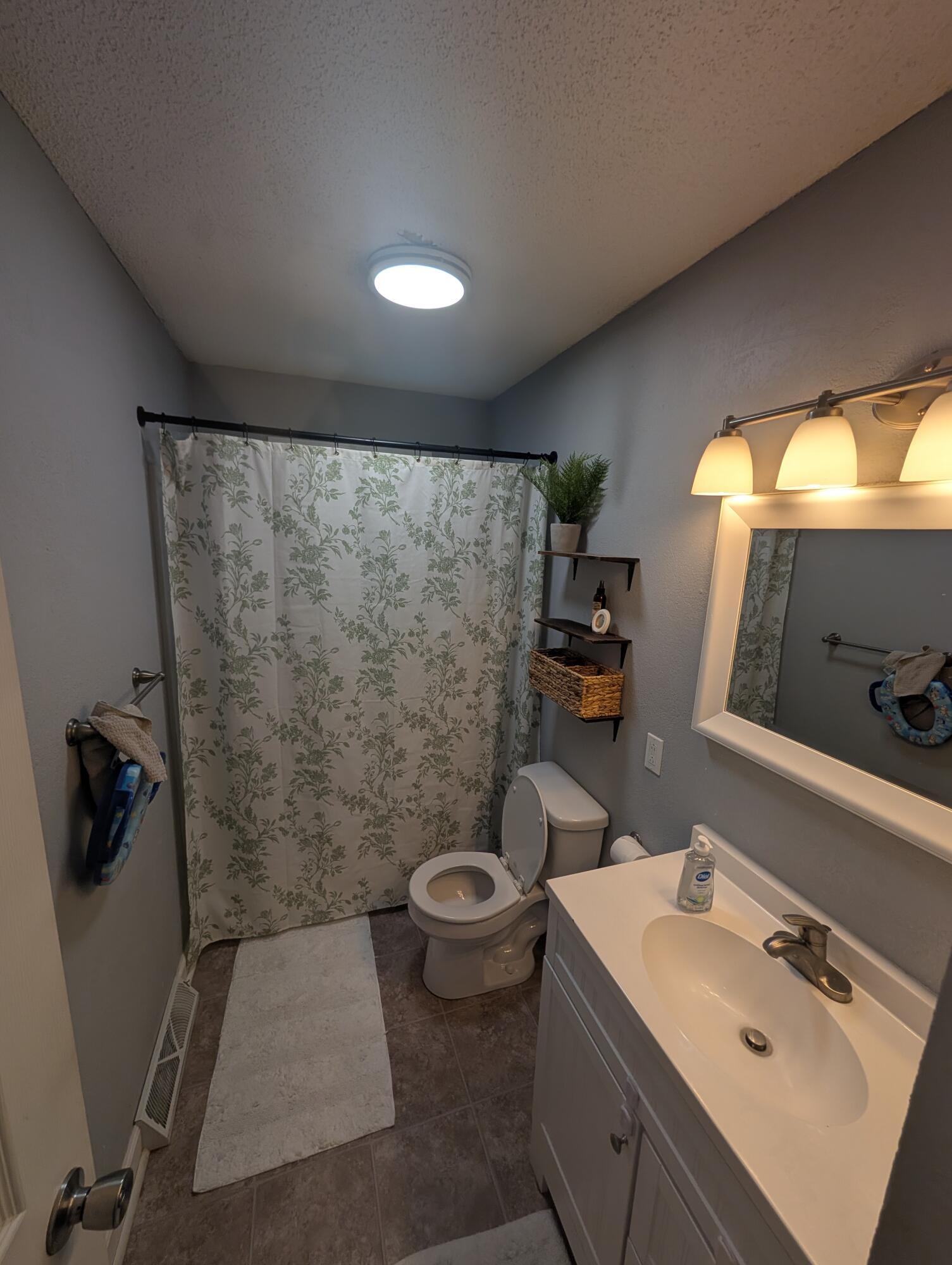 218 Hale St Property Photo 18