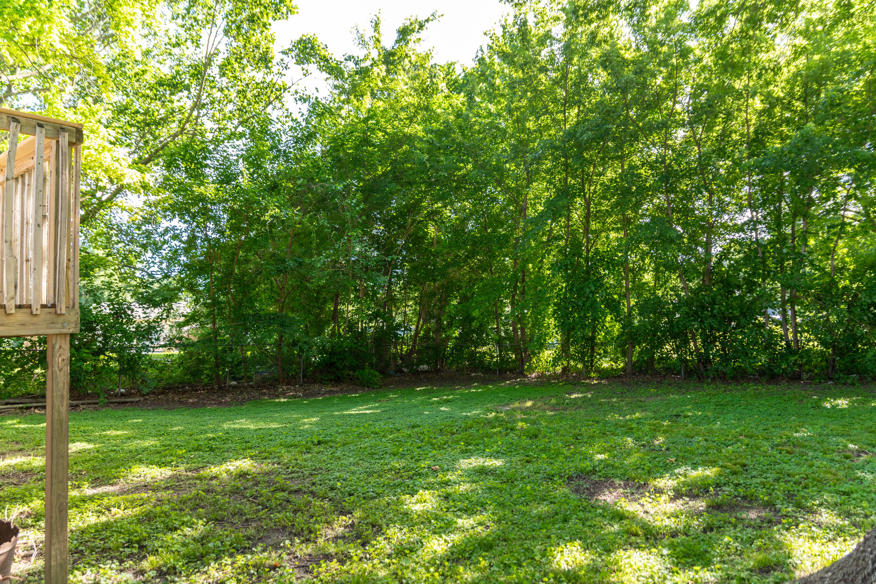 457 Lyon Ave Property Photo 26