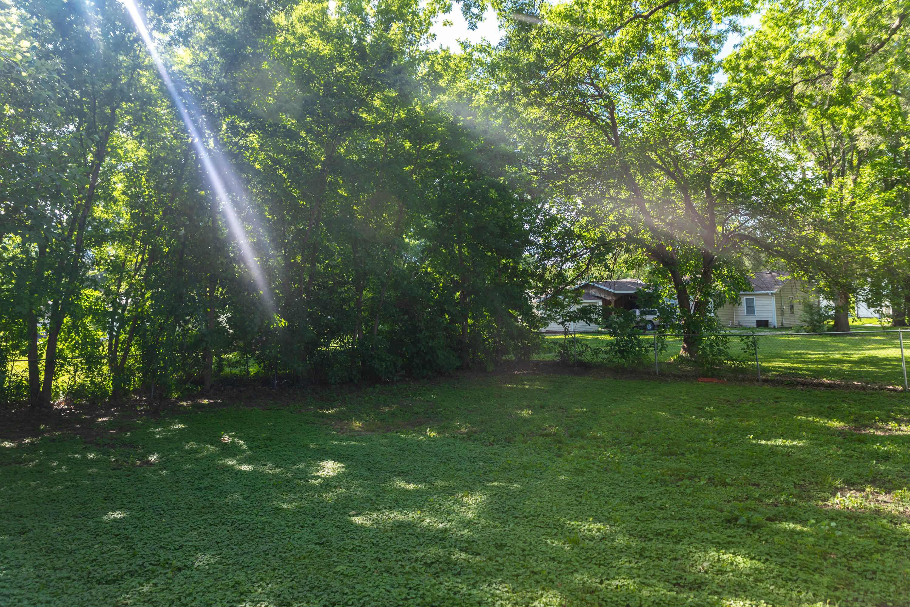 457 Lyon Ave Property Photo 27