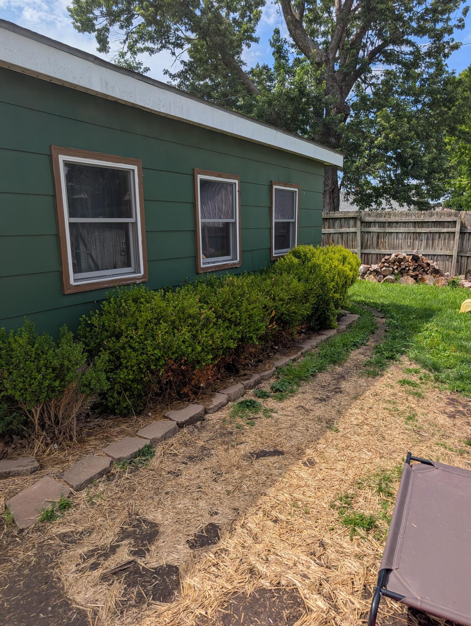 530 Lyon Ave Property Photo 6