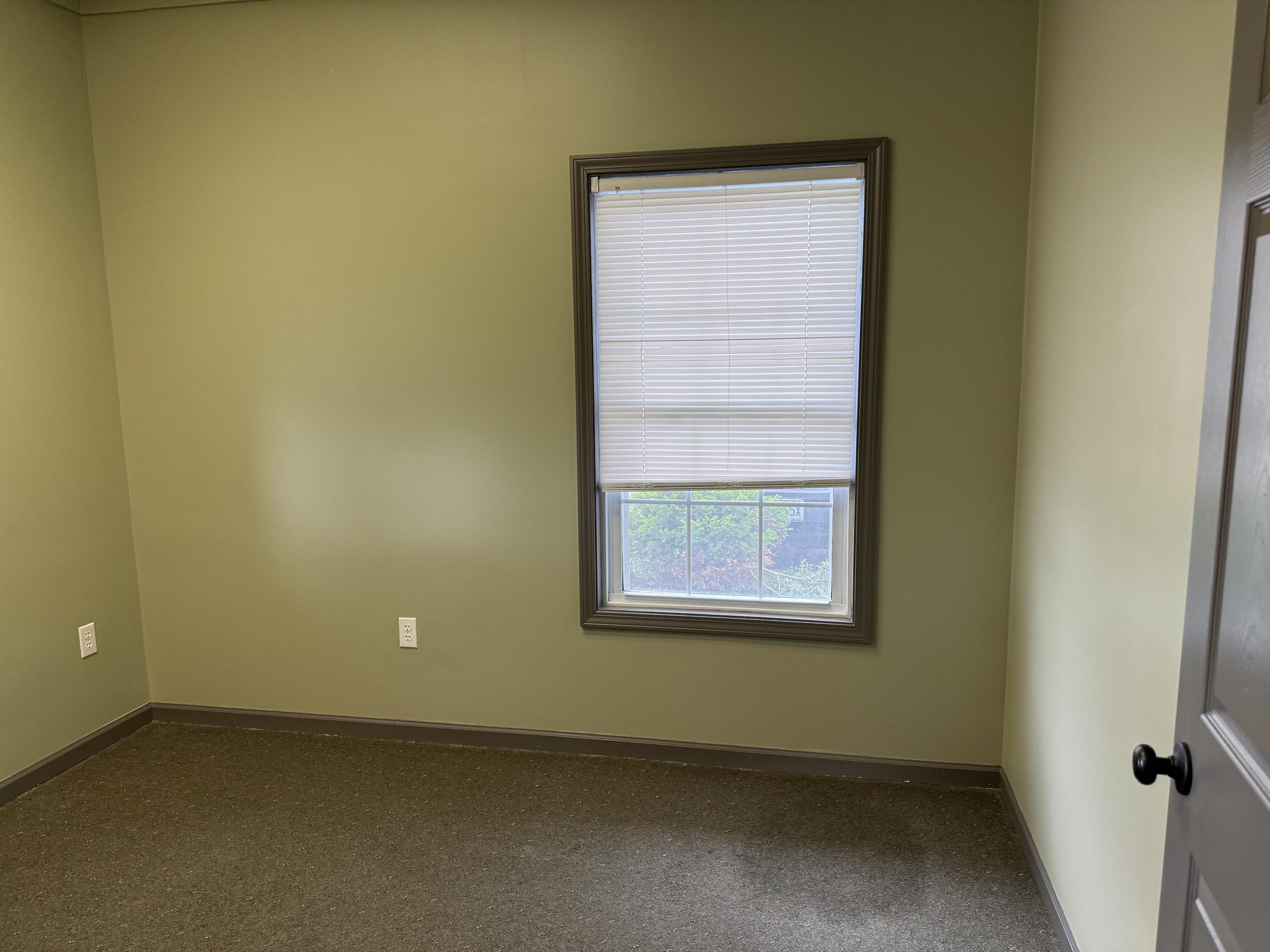 102 Washington St Property Photo 15