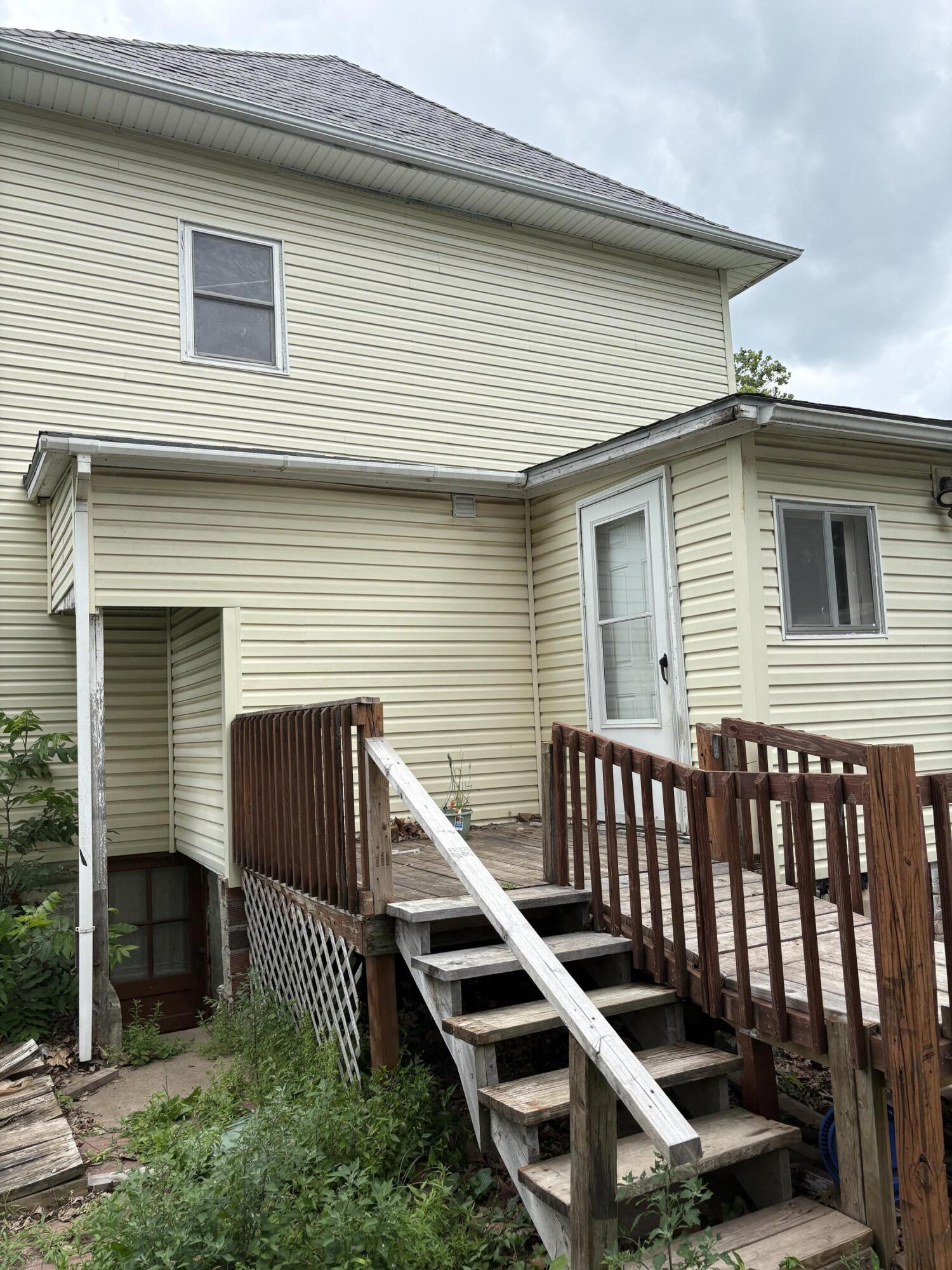 500 Leslie St Property Photo 3