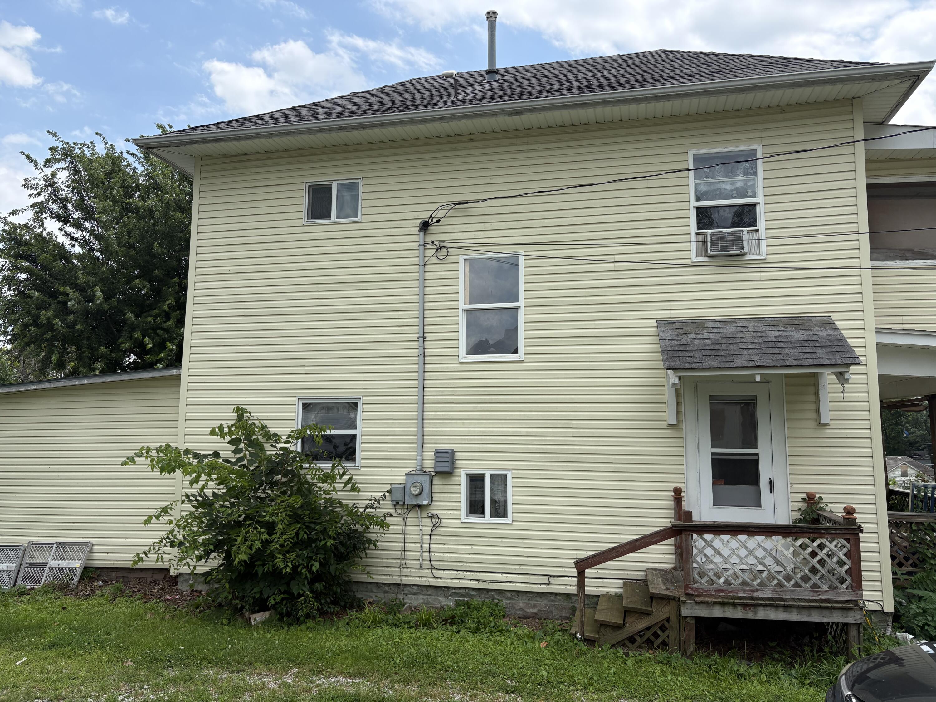 500 Leslie St Property Photo 4