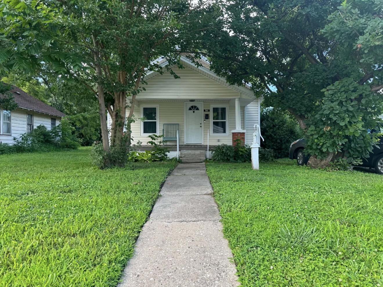 761 Thomas St Property Photo 2