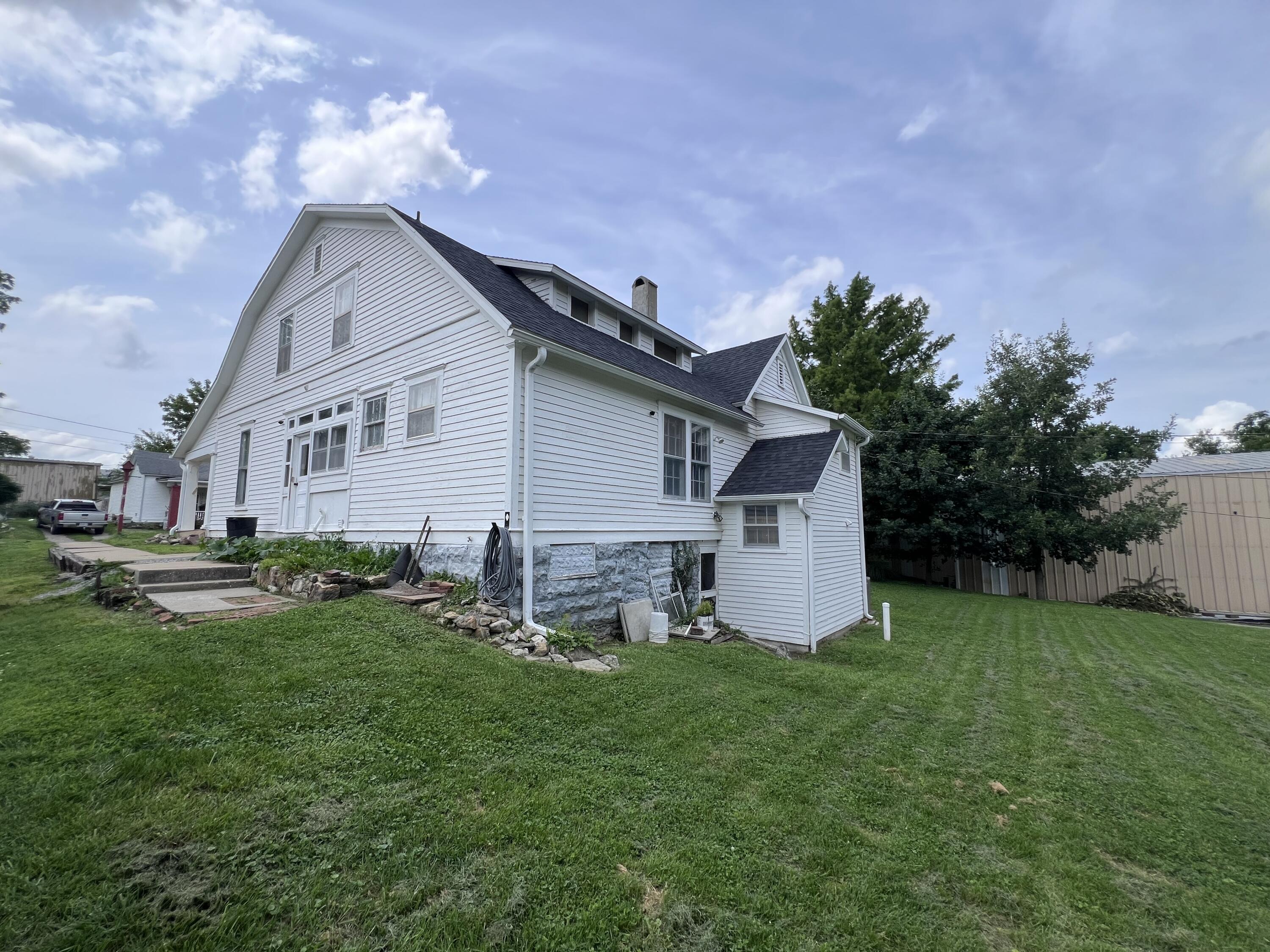 110 Bell Ave Property Photo 3