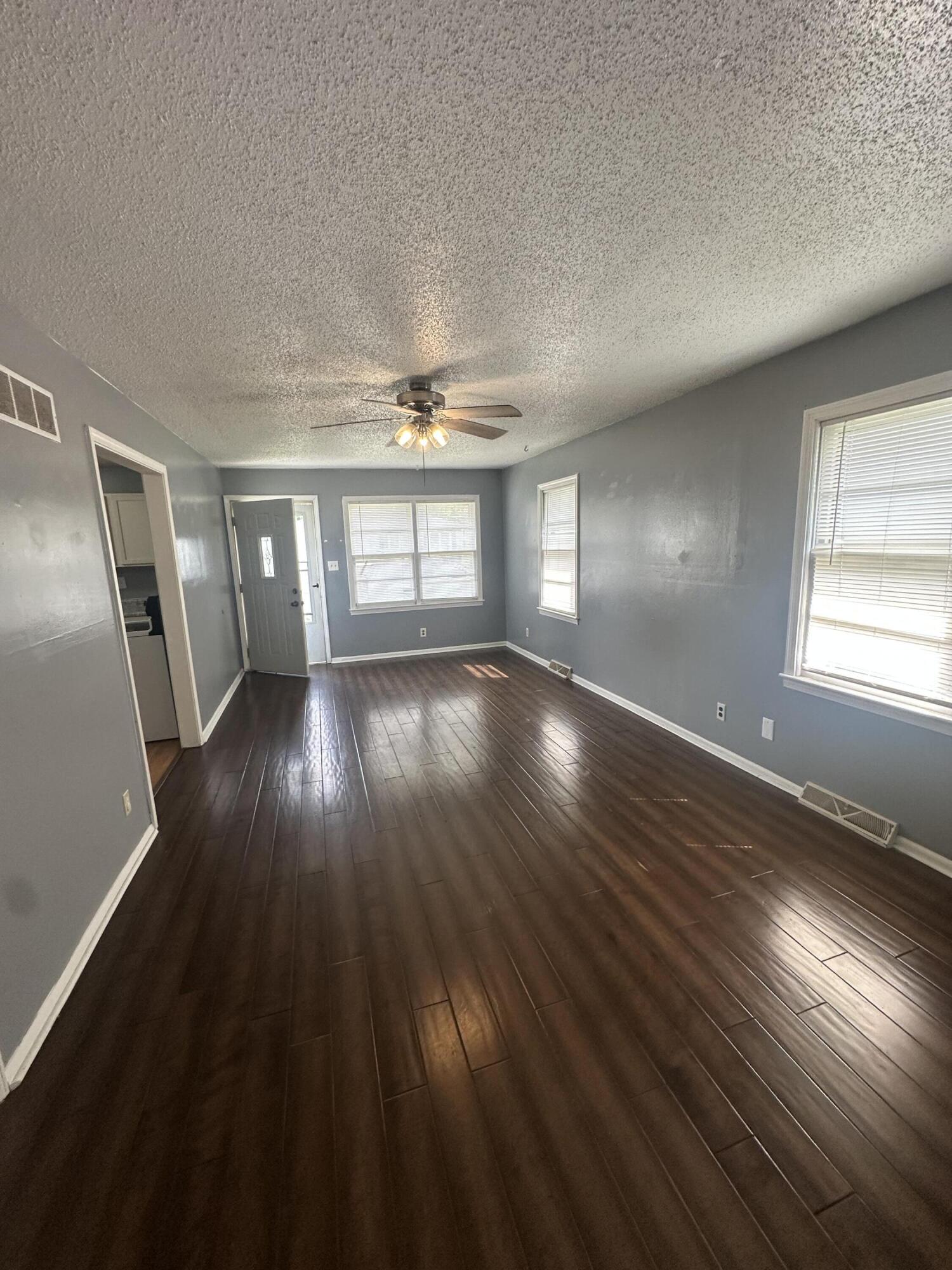 1329 Benton Ave Property Photo 2