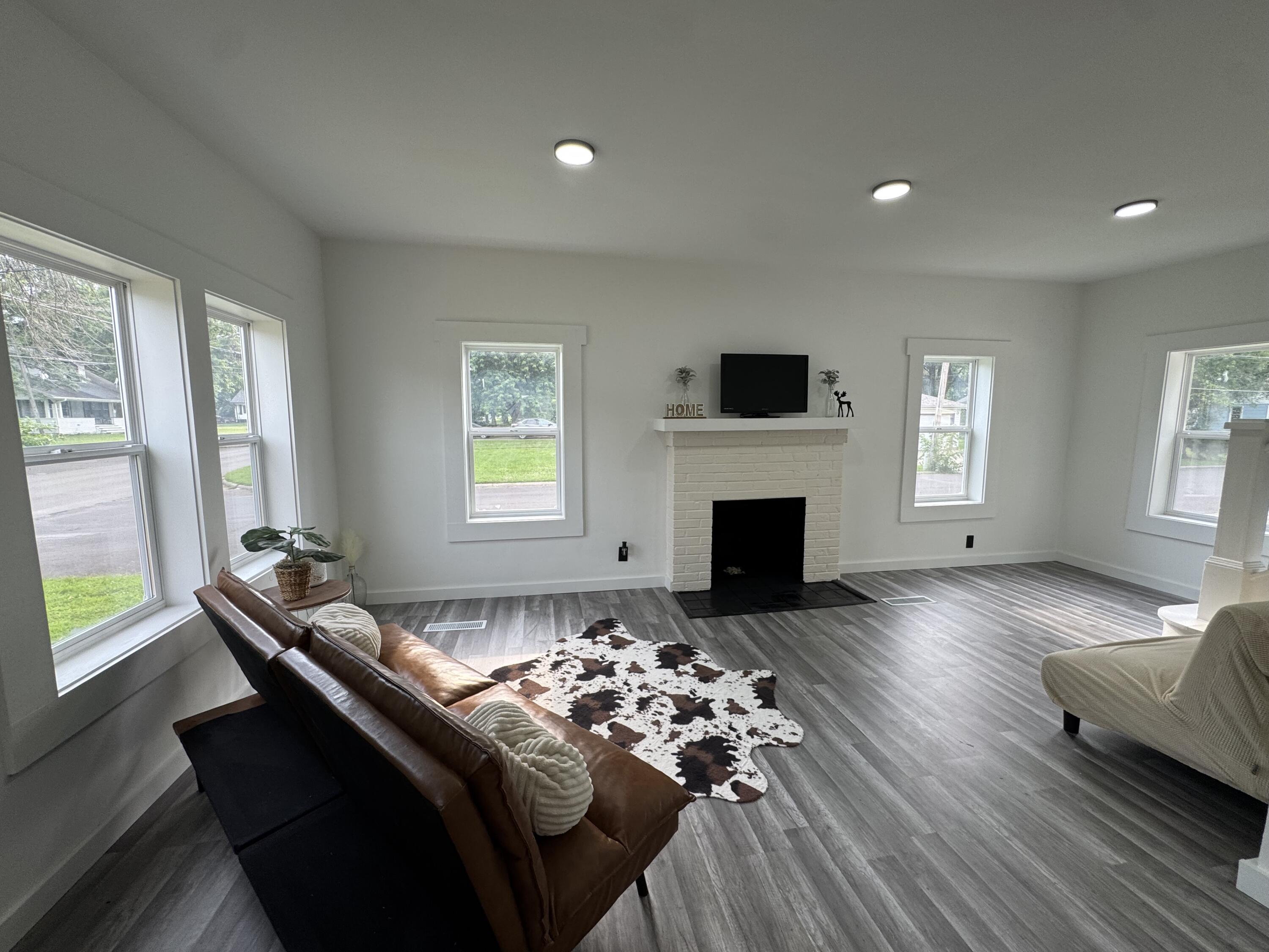 401 Yerby St Property Photo 8