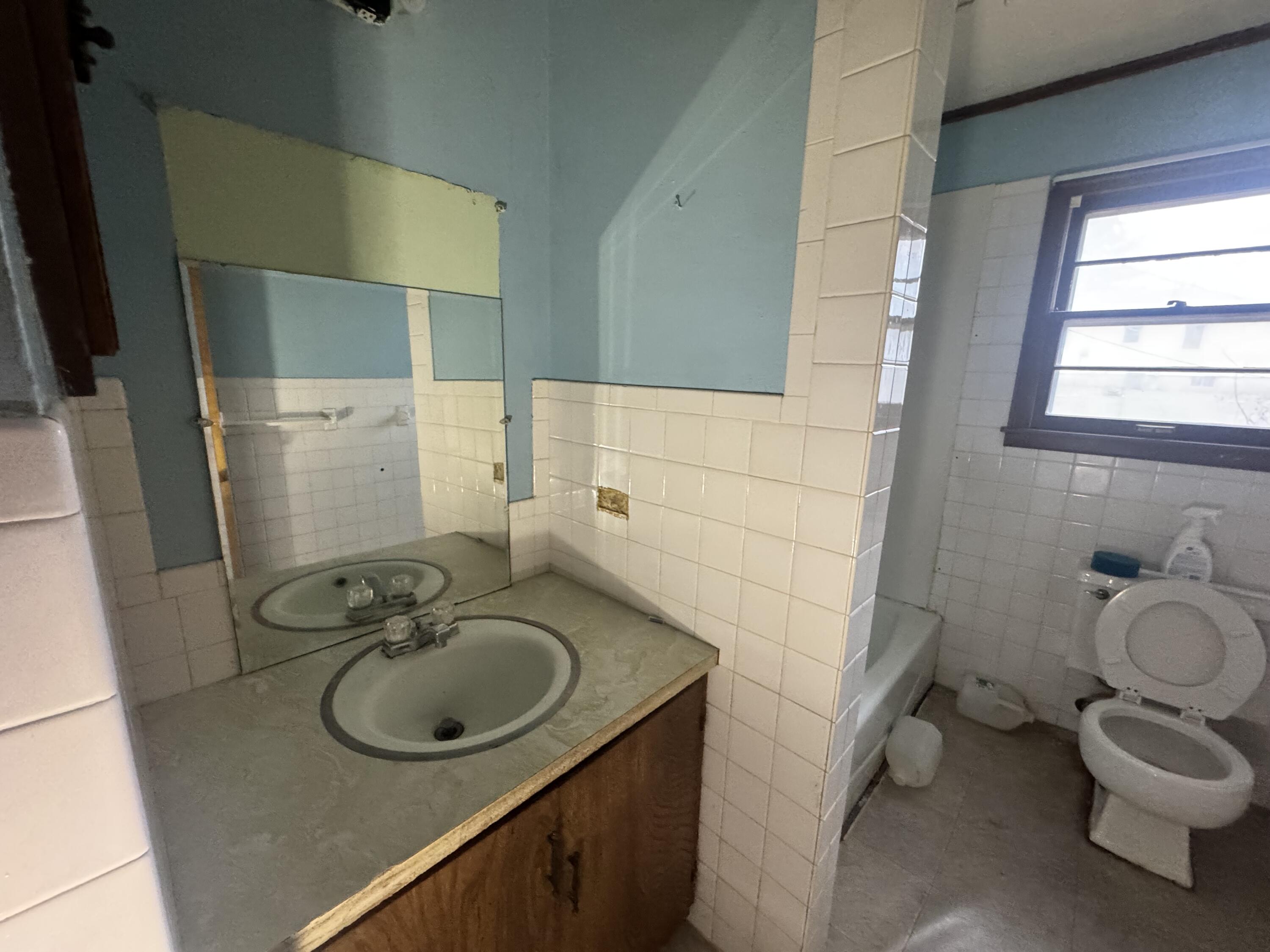 1708 Colby Ave Property Photo 19