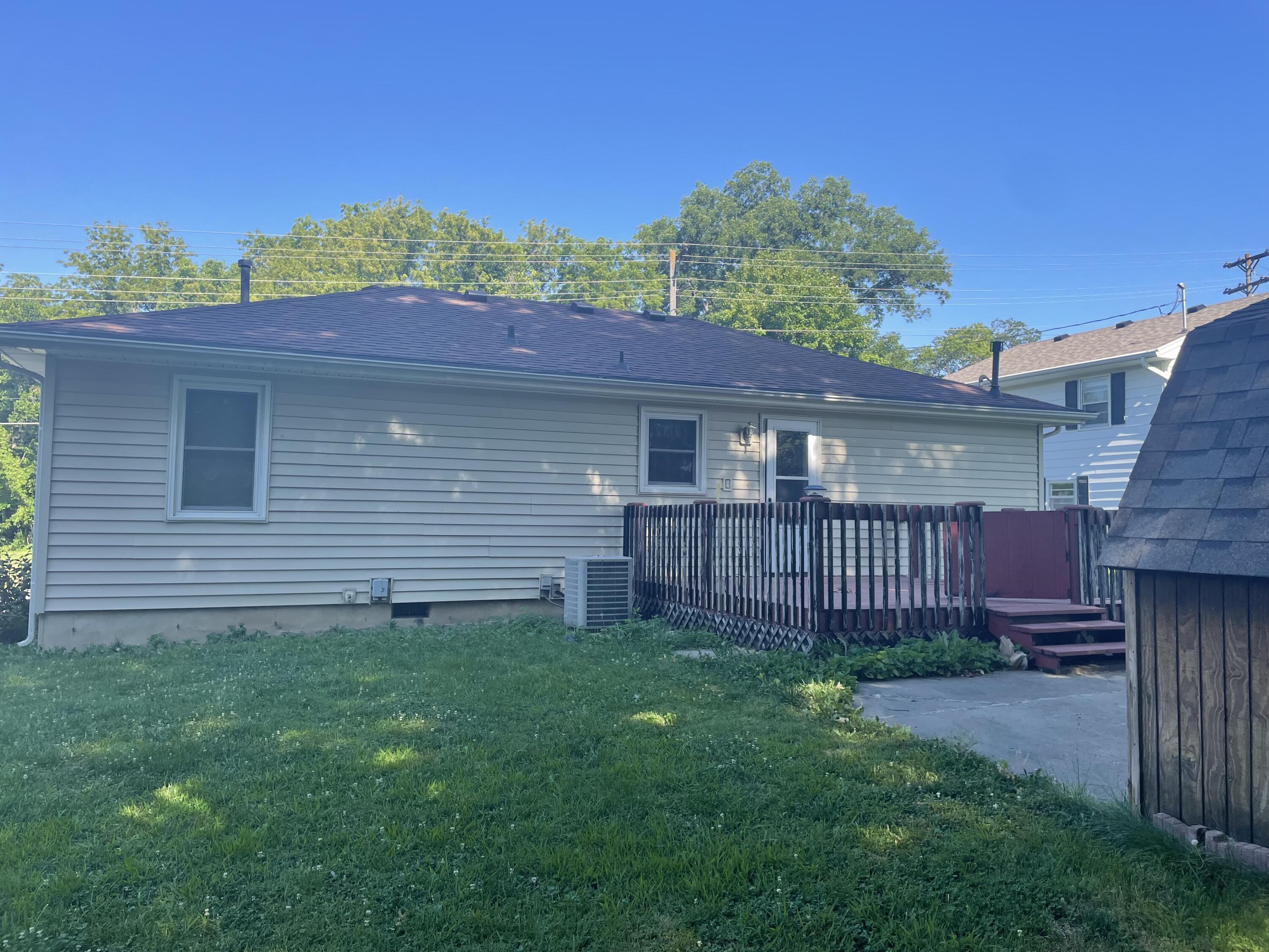 190 Lincoln Ave Property Photo 3