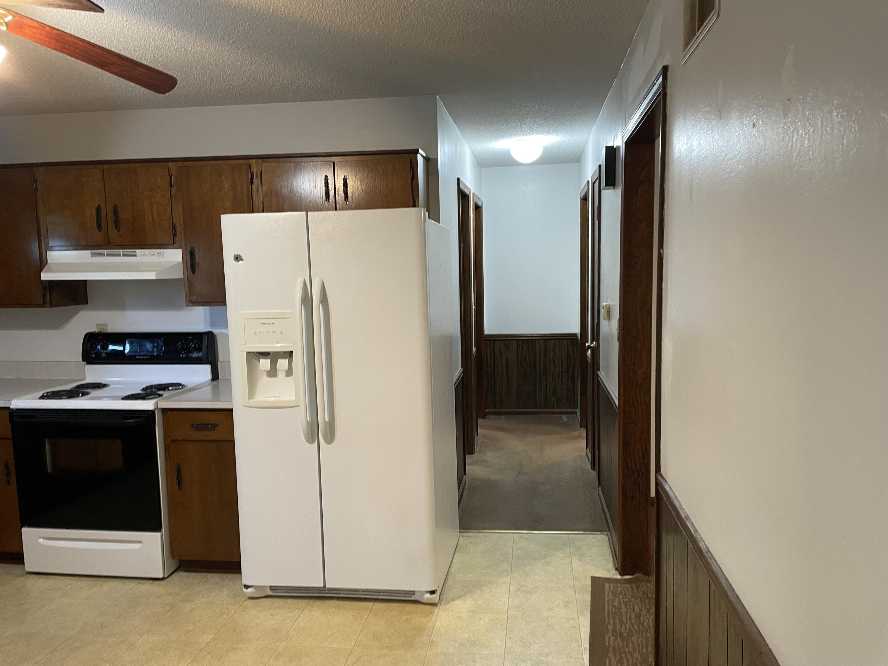 190 Lincoln Ave Property Photo 7