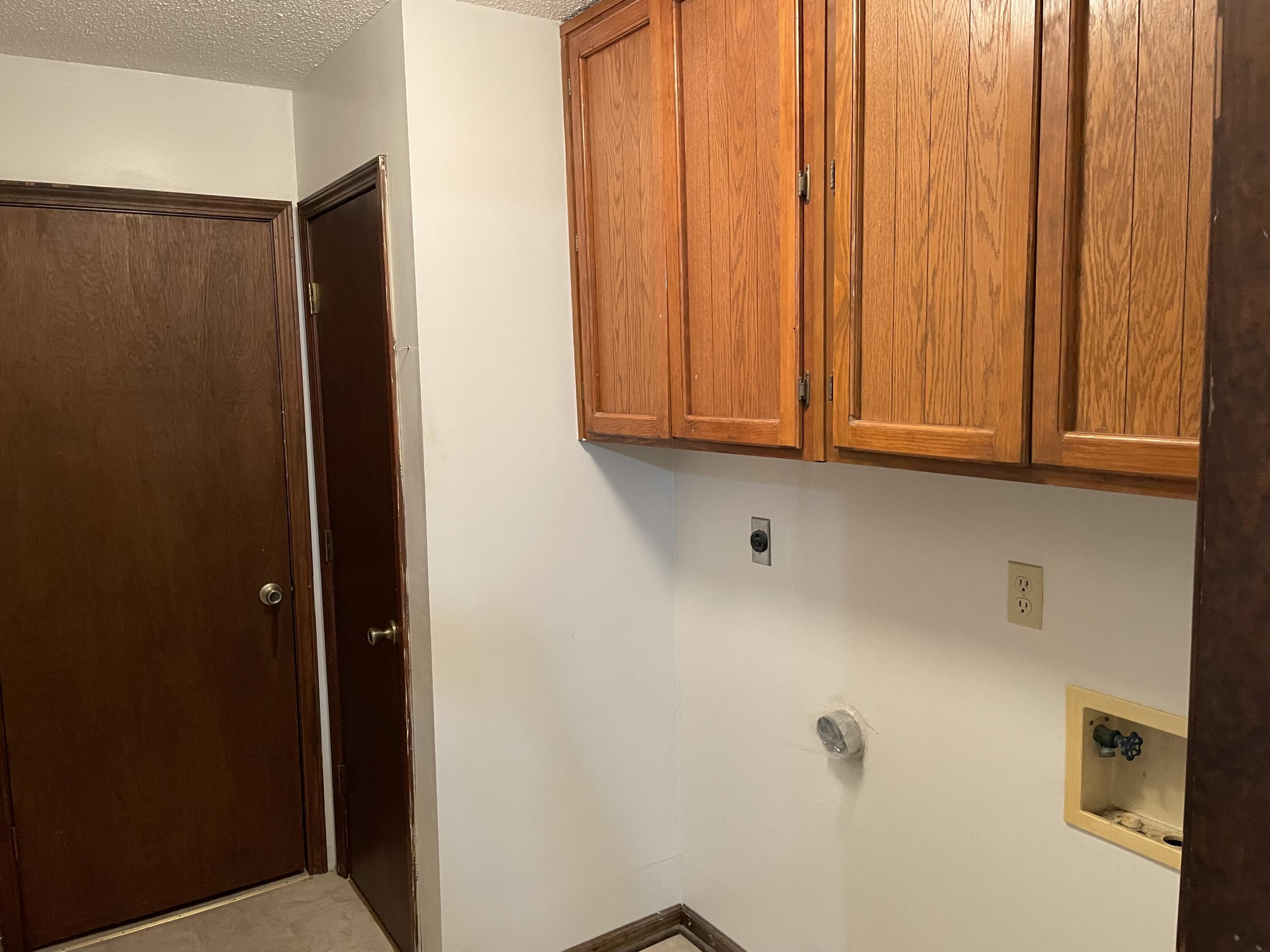 190 Lincoln Ave Property Photo 8