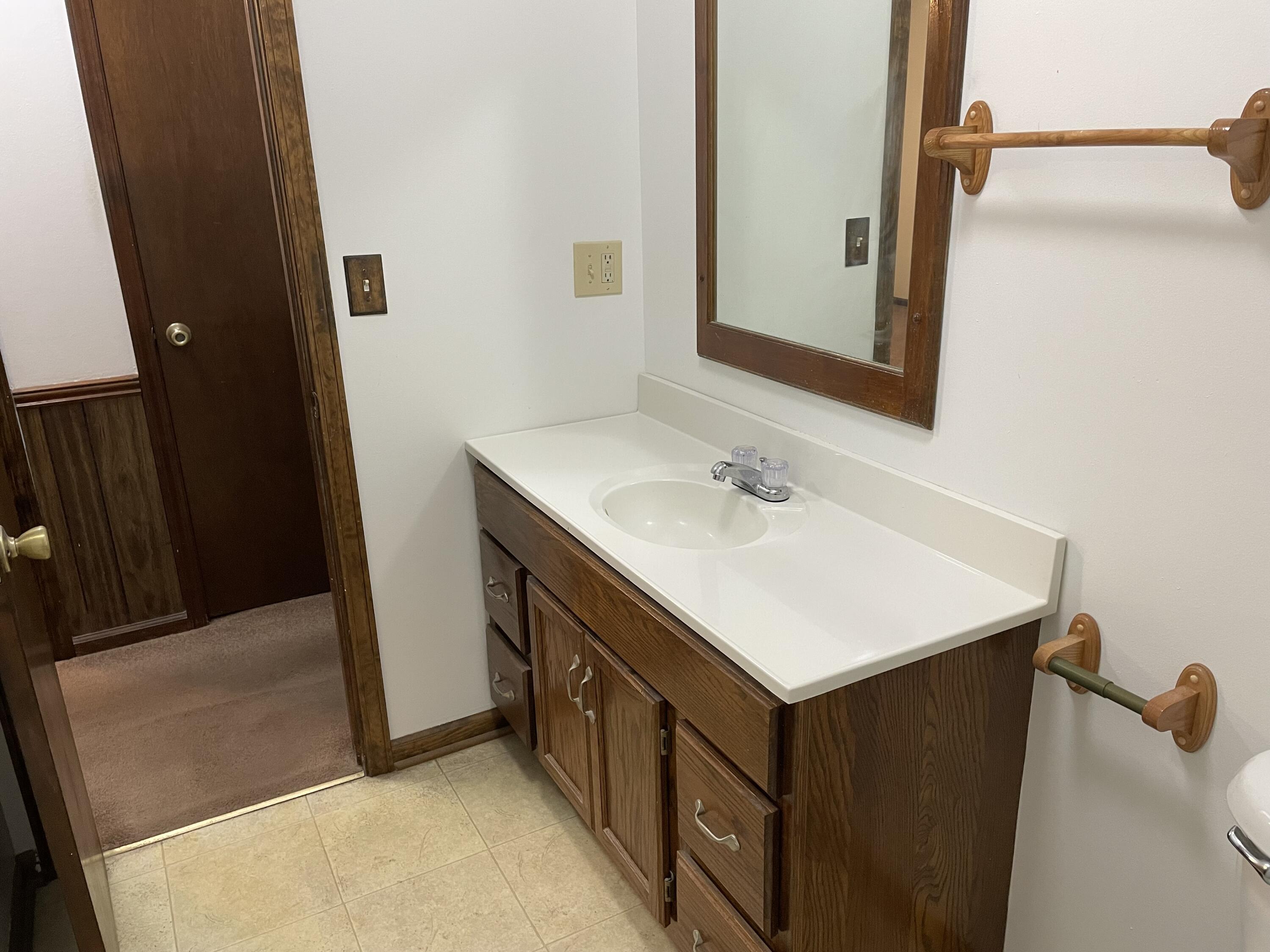 190 Lincoln Ave Property Photo 11