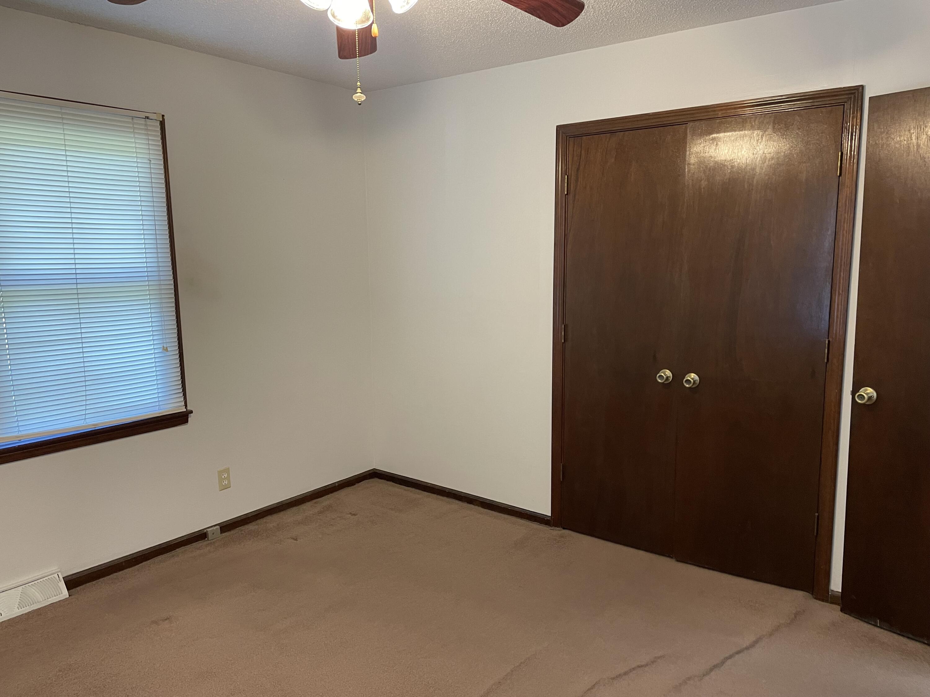 190 Lincoln Ave Property Photo 12