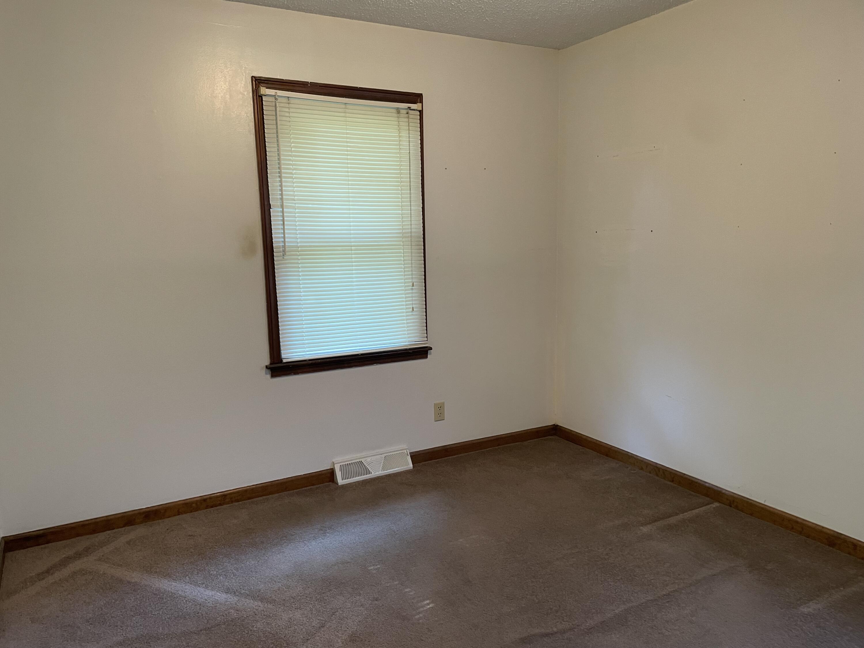 190 Lincoln Ave Property Photo 15