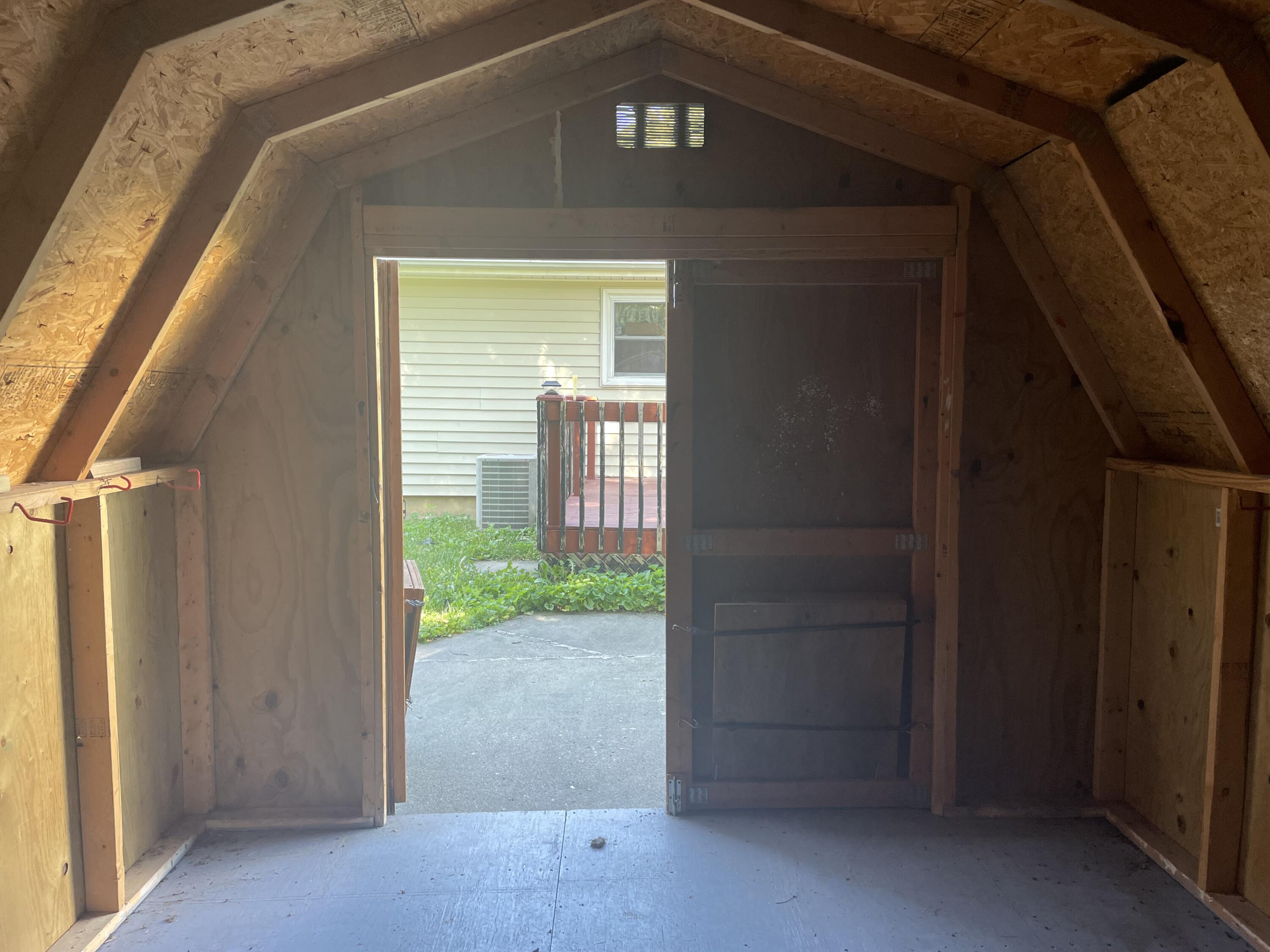 190 Lincoln Ave Property Photo 22