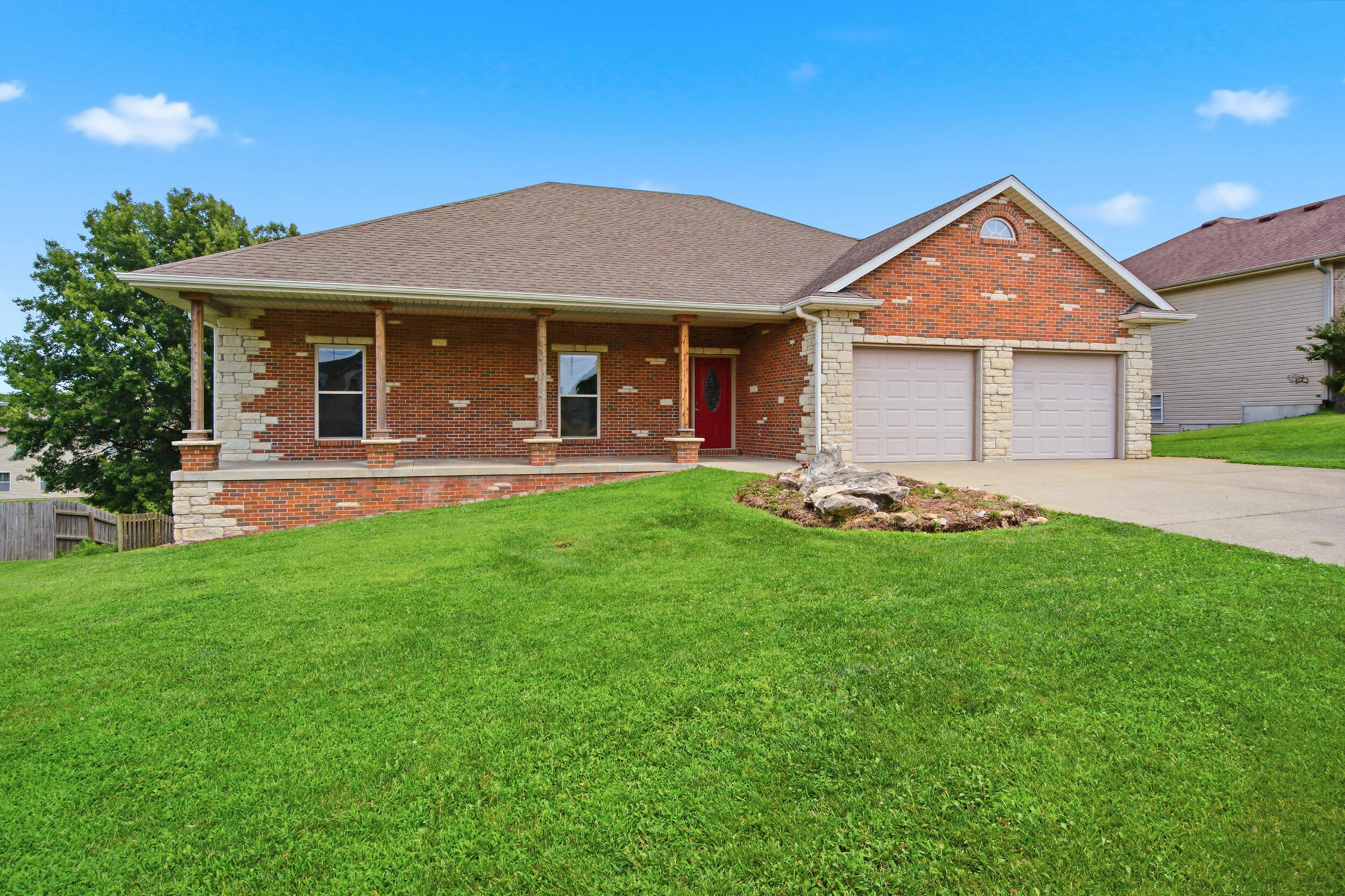 16934 Farris Cir Property Photo 2