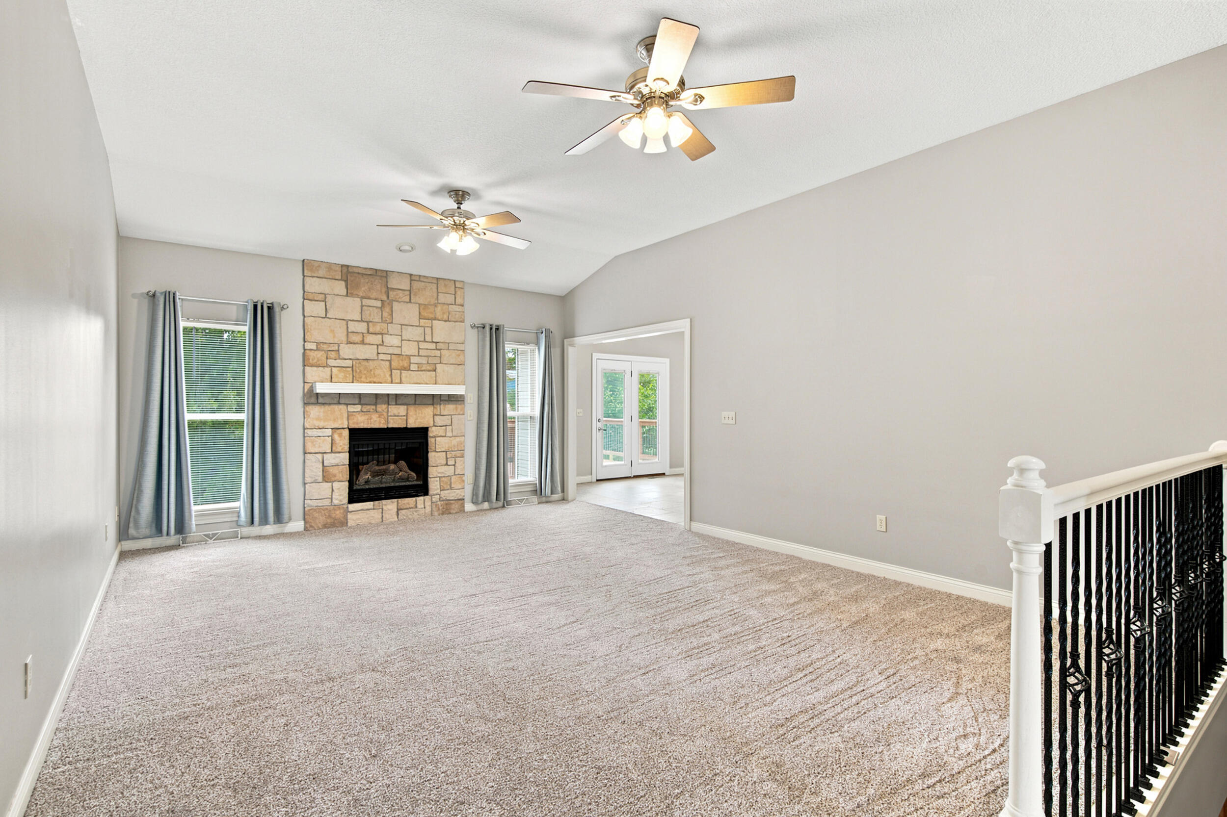 16934 Farris Cir Property Photo 5