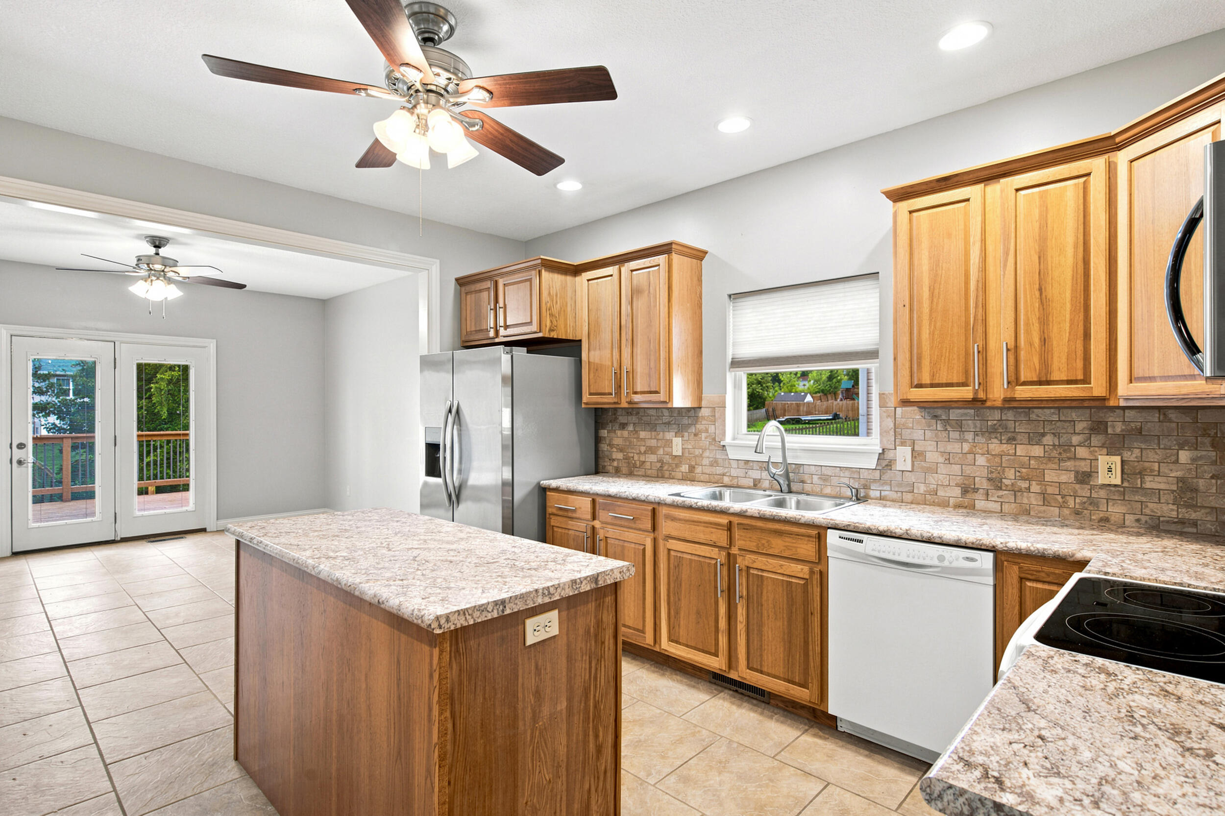 16934 Farris Cir Property Photo 15