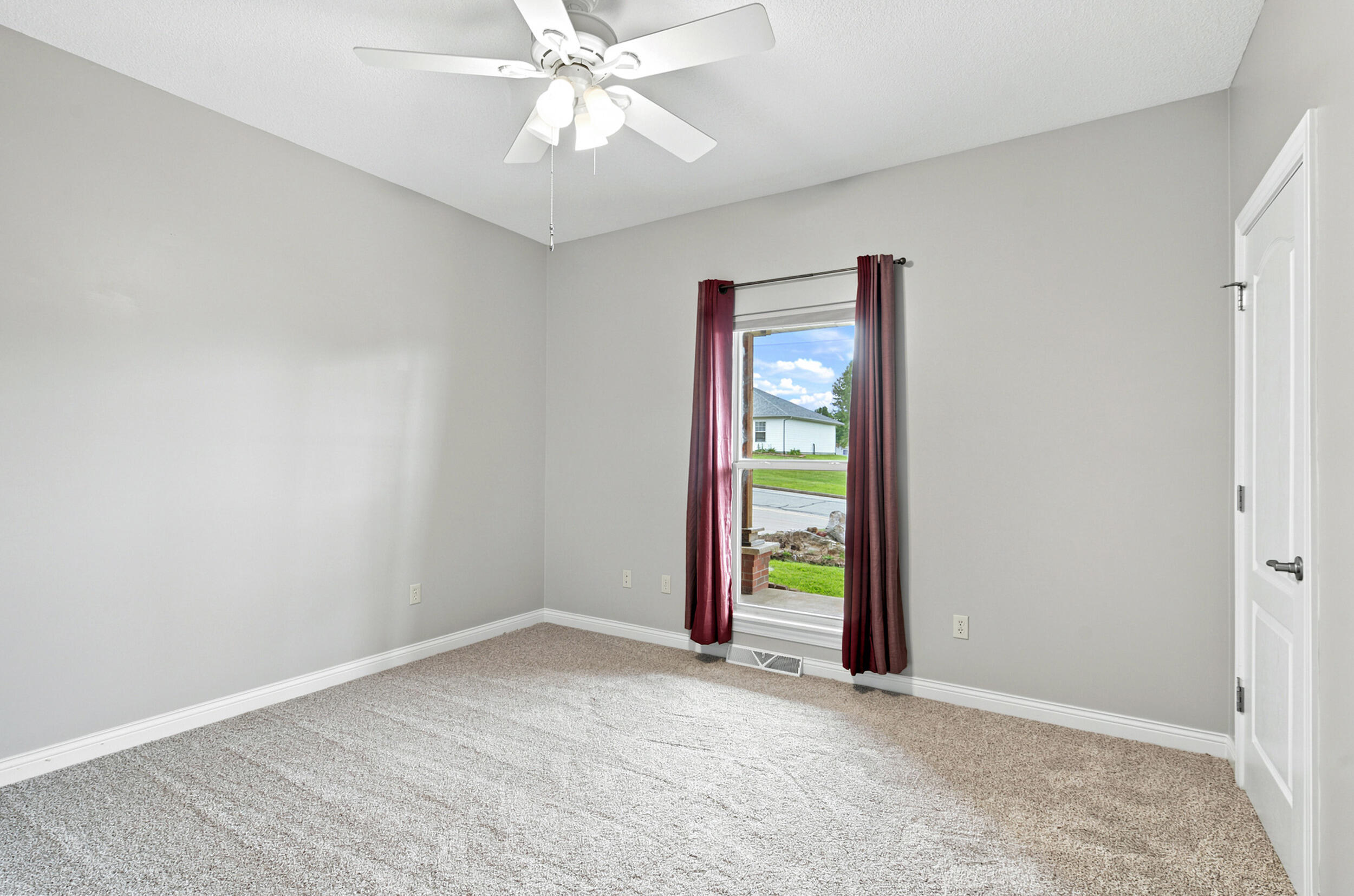 16934 Farris Cir Property Photo 27