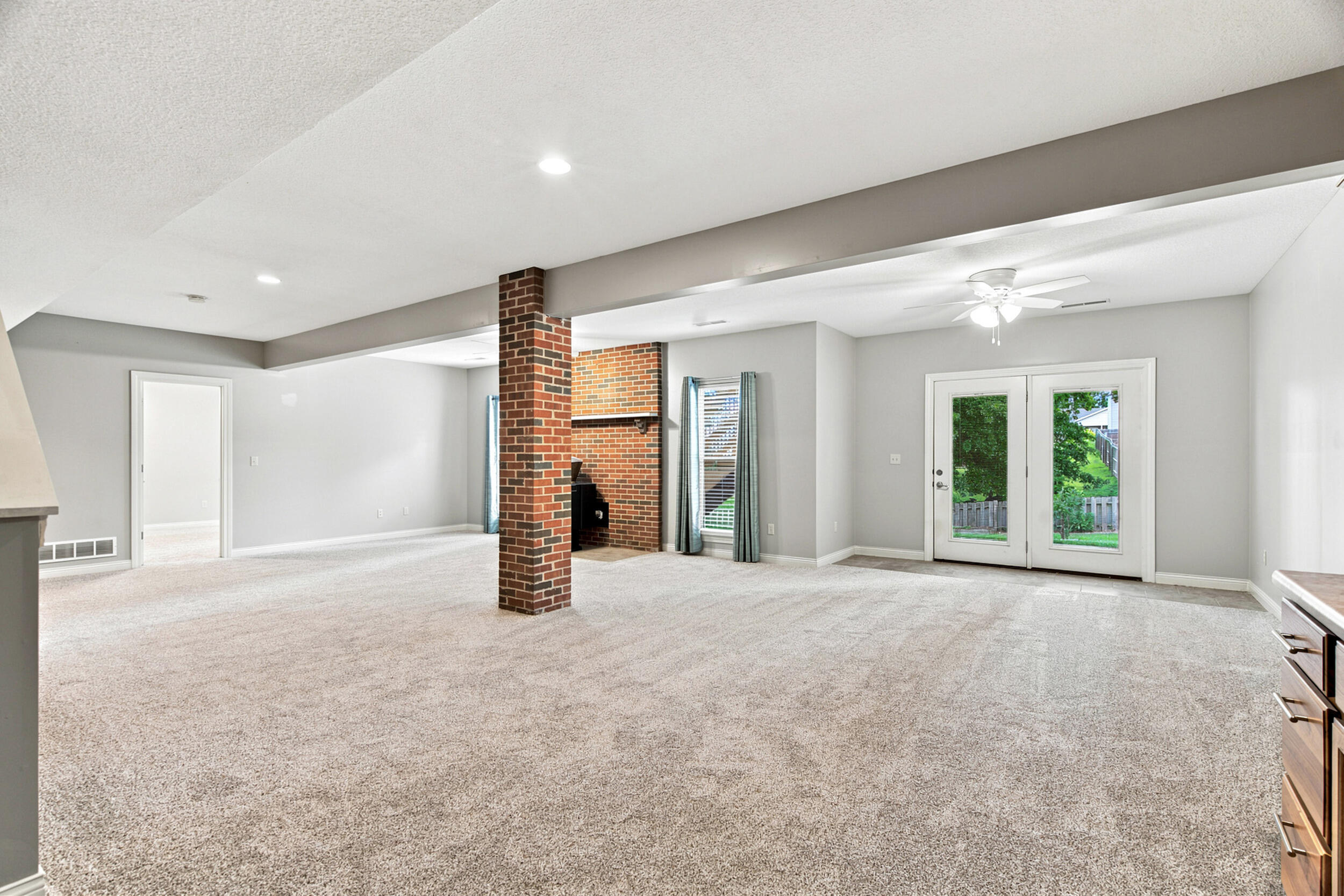 16934 Farris Cir Property Photo 32