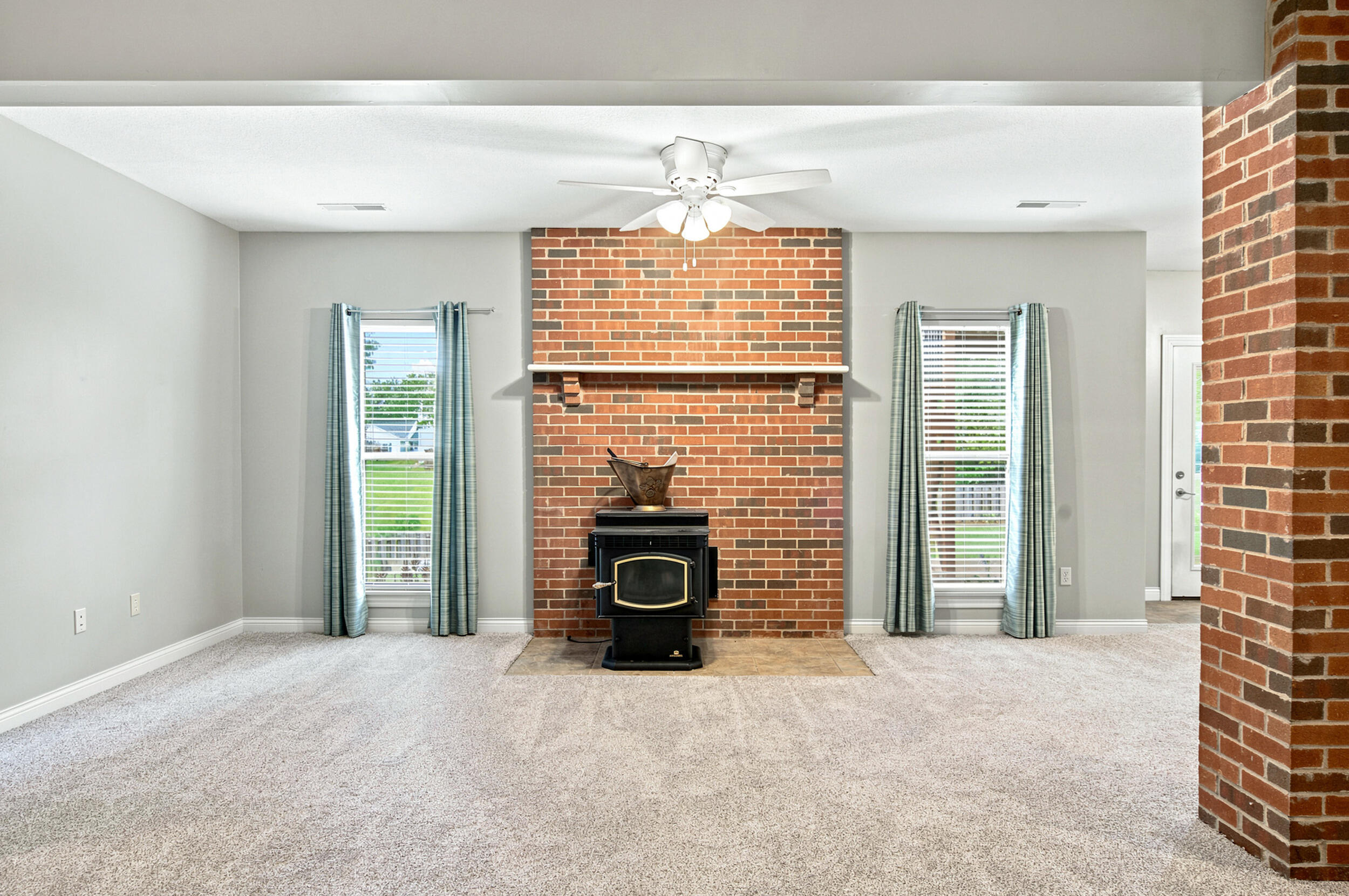 16934 Farris Cir Property Photo 35