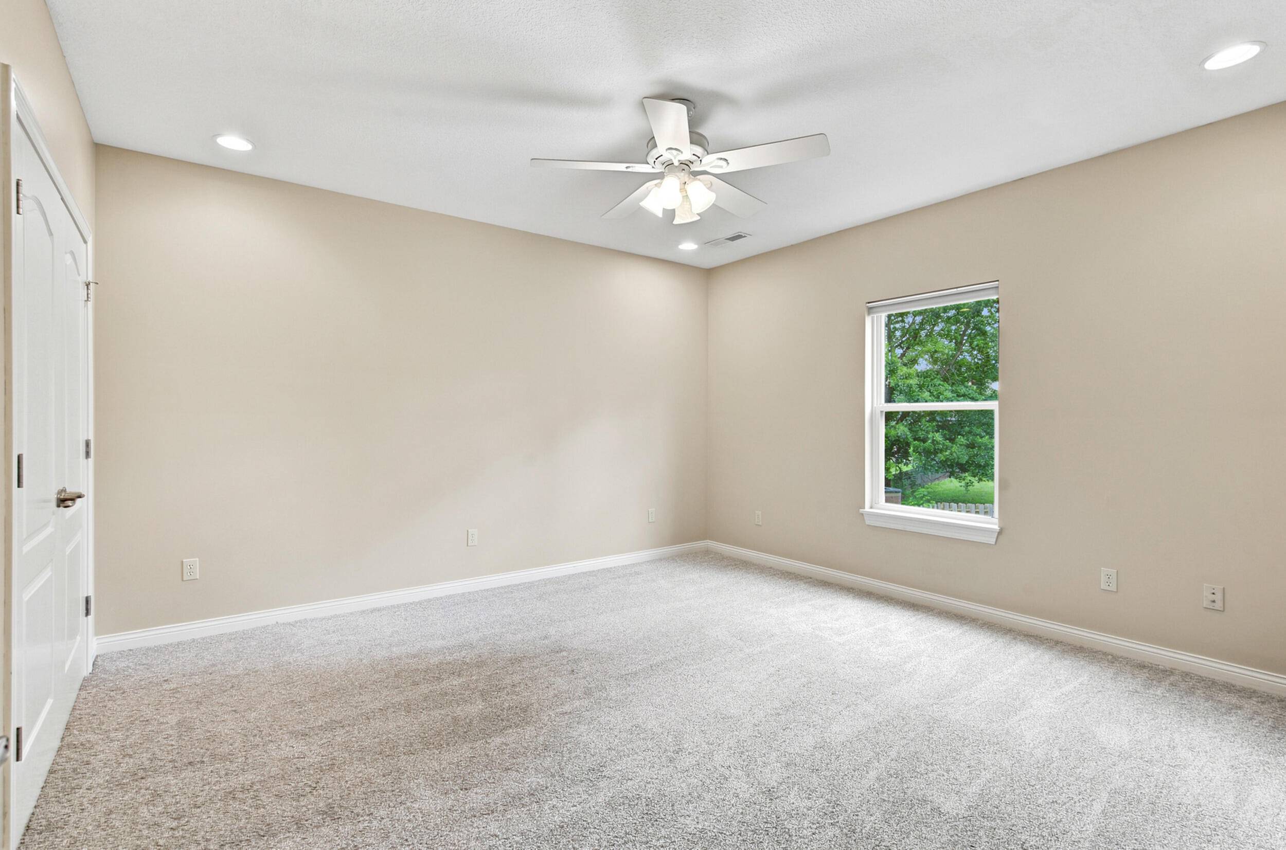 16934 Farris Cir Property Photo 36